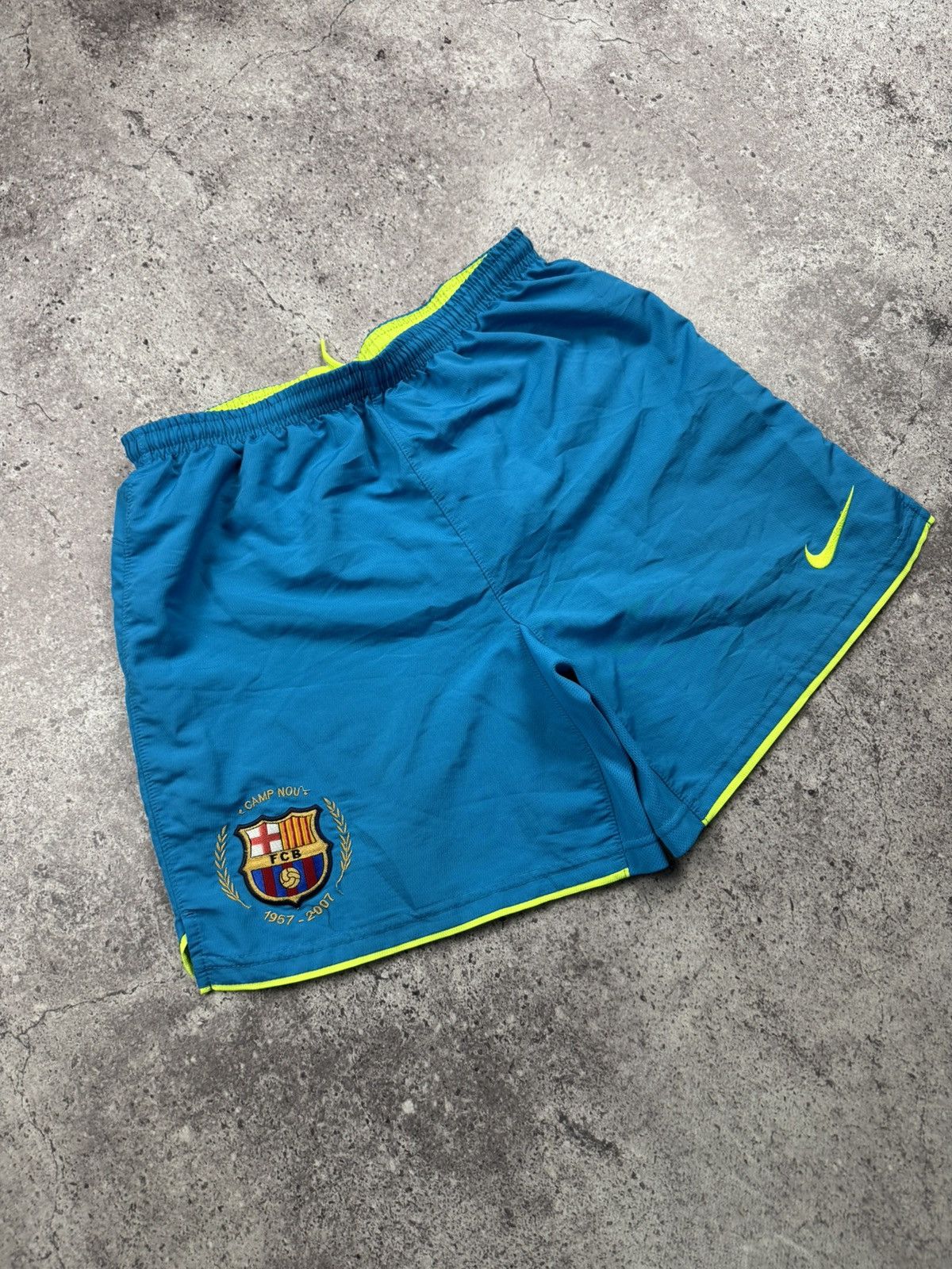 Nike VINTAGE NIKE FC BARCELONA SHORTS SOCCER JERSEY DRILL Y2K 90s Size US 28 / EU 44 - 2 Thumbnail