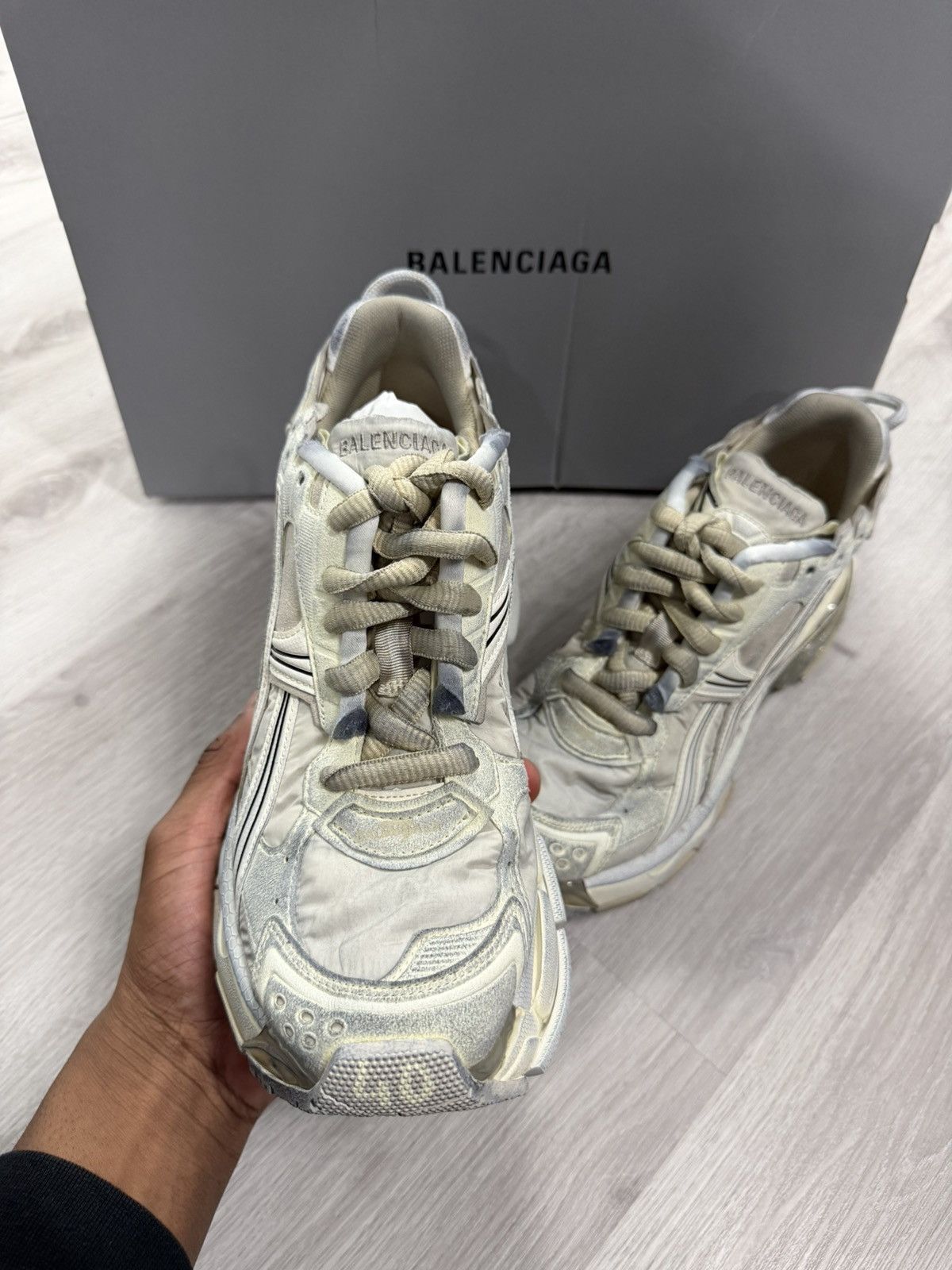 Balenciaga Balenciaga Runner Sneaker “Worn Out” Size US 7 / EU 40 - 2 Thumbnail