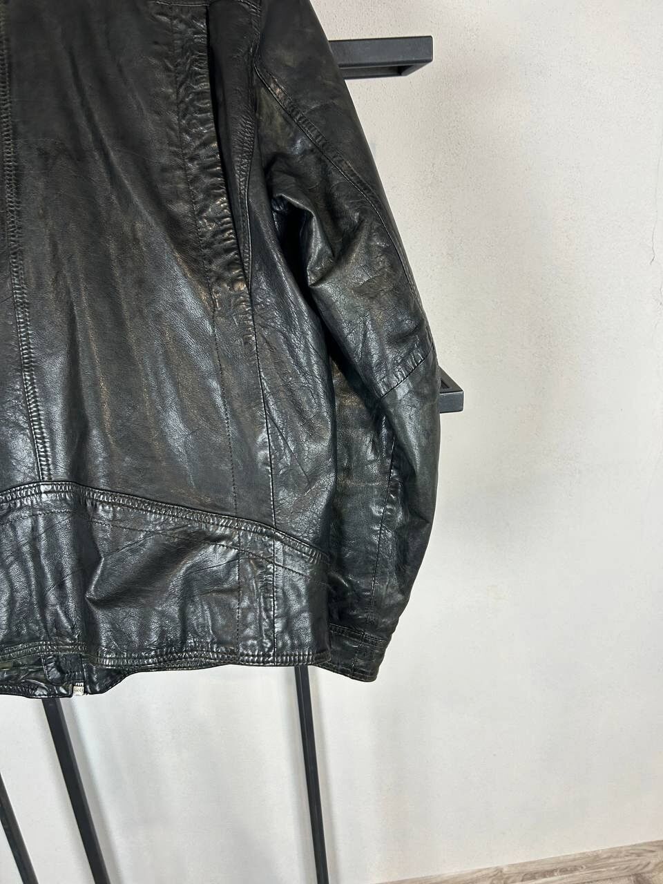 Vintage Vintage Black Leather Jacket Heavy Zipper Distressed Y2K Size US M / EU 48-50 / 2 - 7 Thumbnail