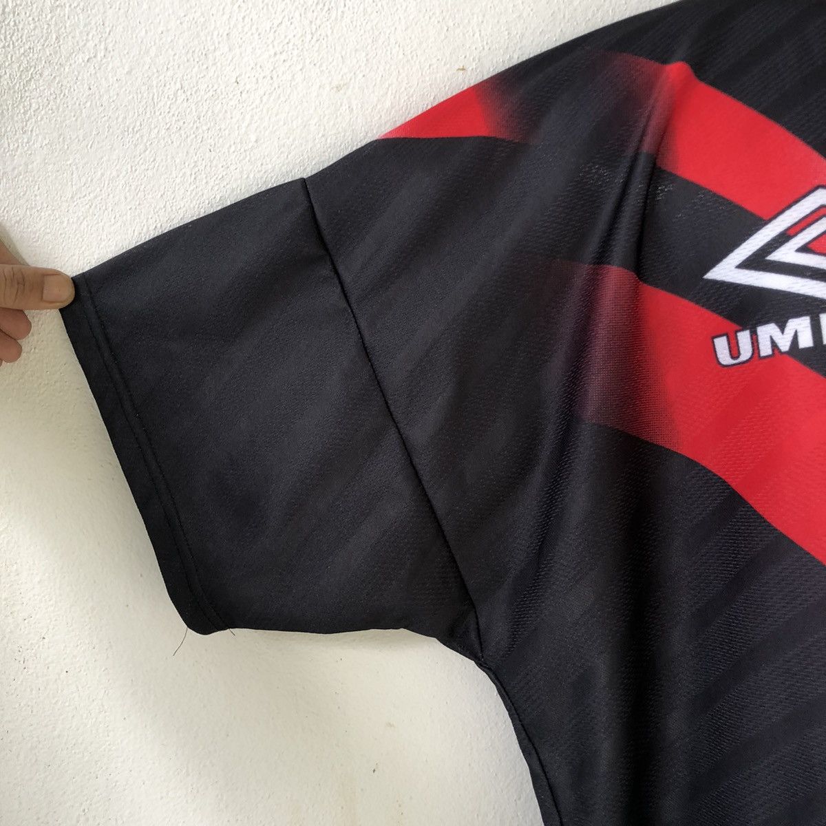 Umbro × Vintage Manchester United 1994 Vintage Umbro Training Jersey Size US L / EU 52-54 / 3 - 7 Thumbnail