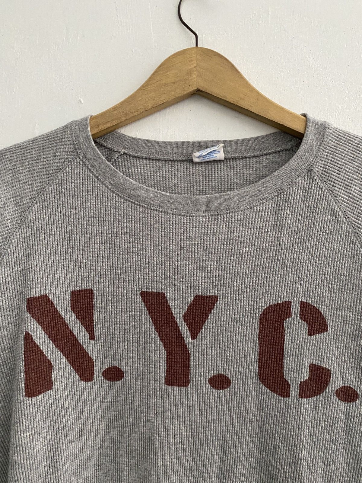 20471120 × Champion × Vintage Vintage champion N.Y.C longsleeve tshirt Size US L / EU 52-54 / 3 - 2 Thumbnail