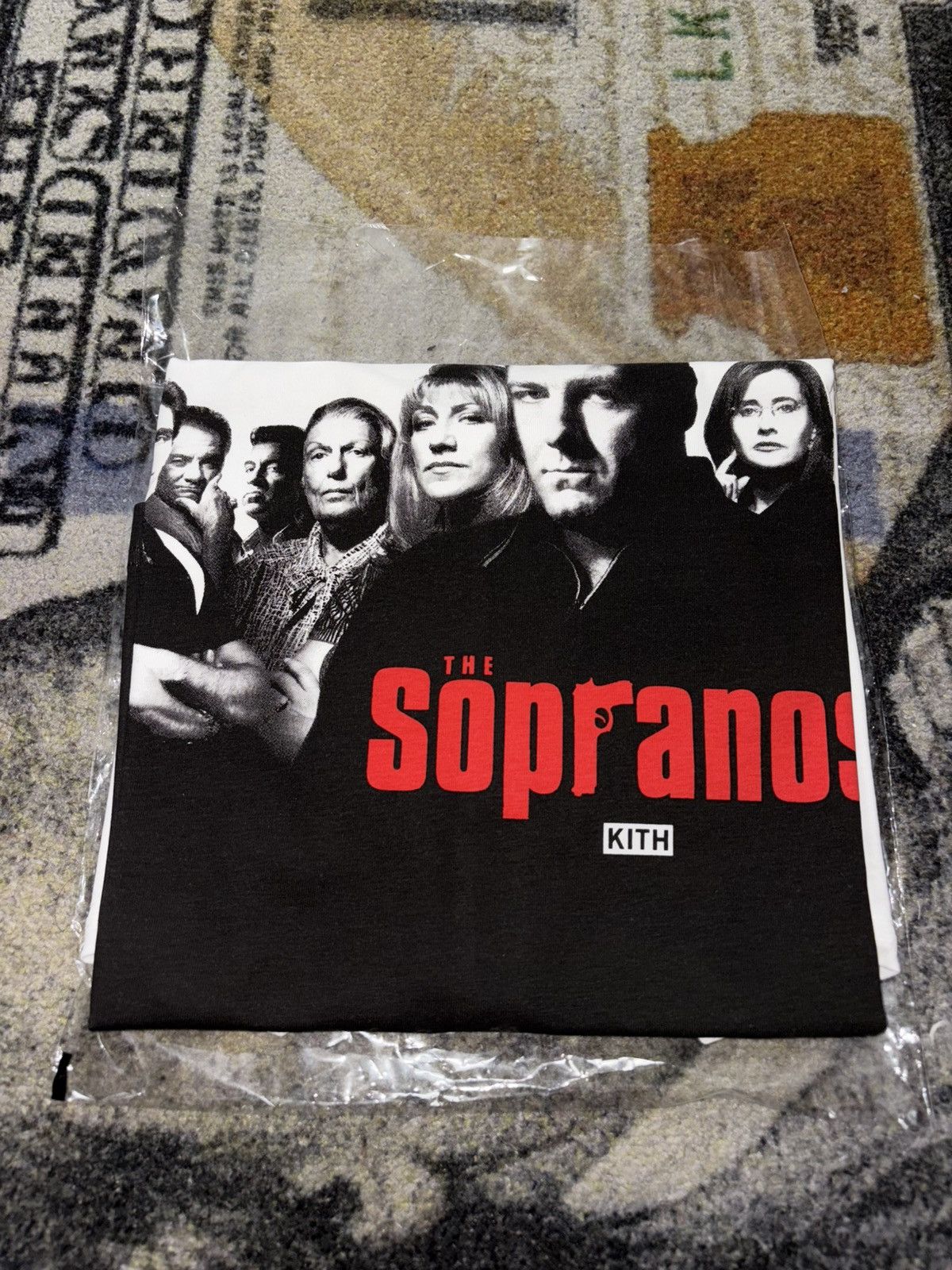 Kith Kith x The Sopranos Ombre Poster Vintage Tee White Size US L / EU 52-54 / 3 - 1 Thumbnail