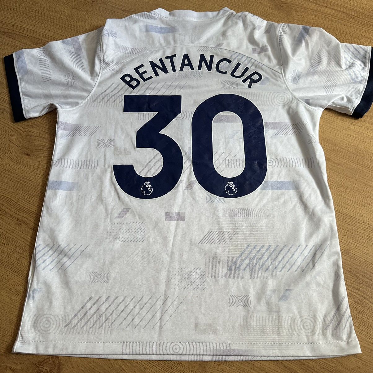 Nike TOTTENHAM HOTSPUR 2023 2024 FOOTBALL JERSEY #30 BENTANCUR Size US XL / EU 56 / 4 - 7 Thumbnail