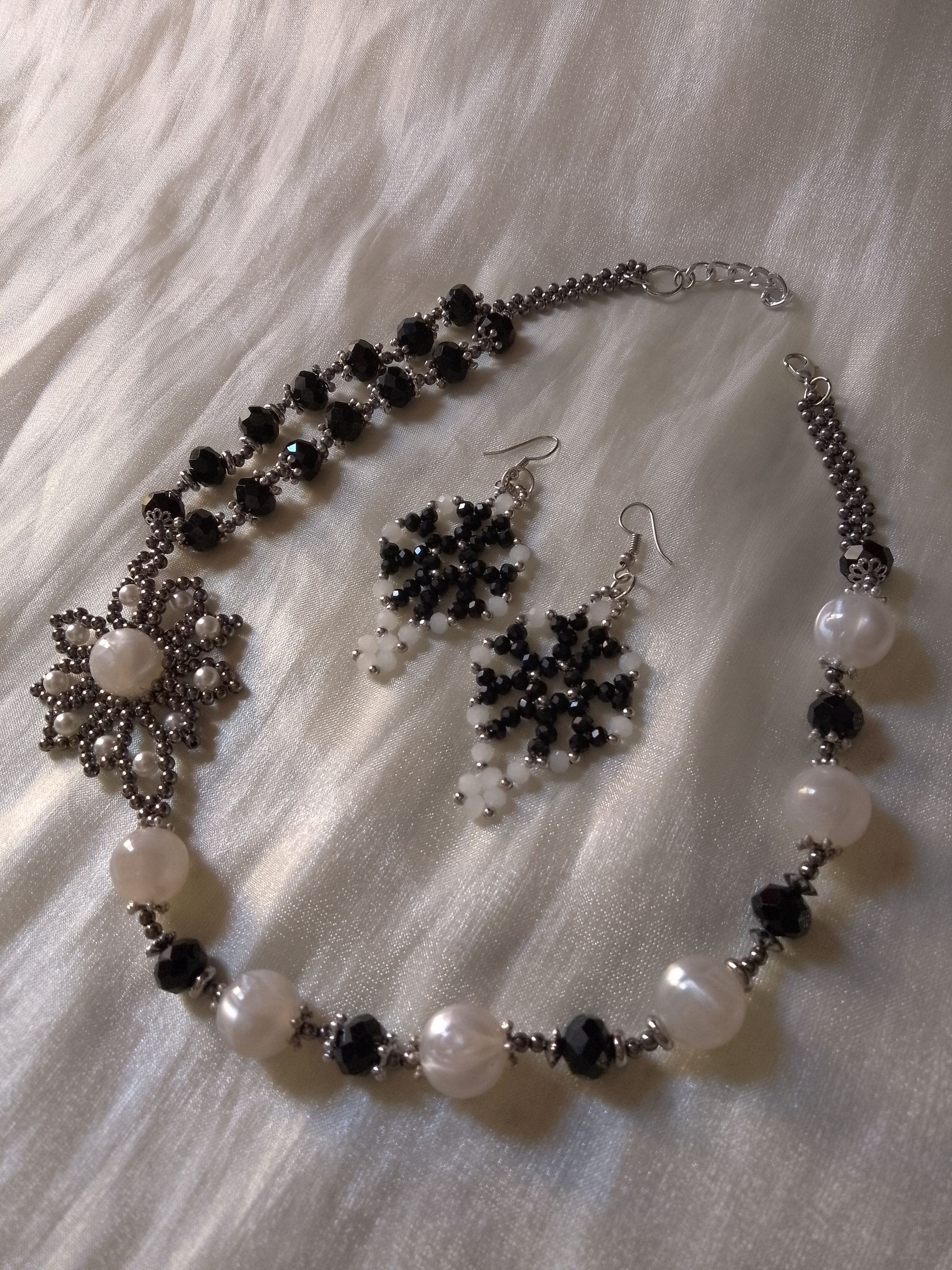 Handmade Necklace Vintage black/white Earrings Pearls tourmaline Size ONE SIZE - 1 Thumbnail