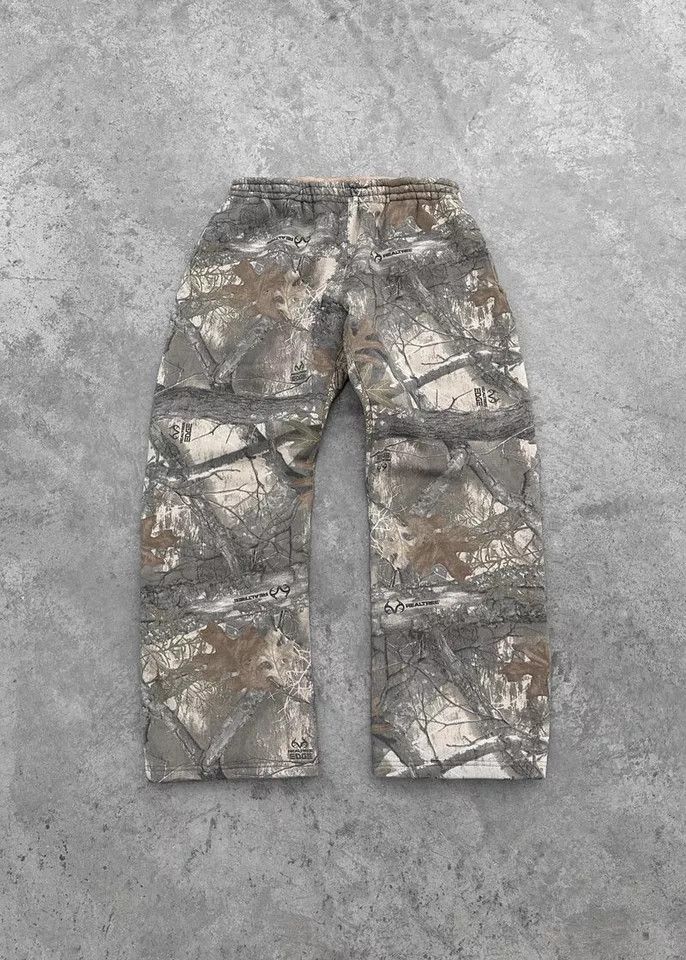 Akimbo Club × Realtree AKIMBO STRAIGHT-LEG SWEATPANTS - REALTREE® CAMO ; Sold Out Size US 35 - 9 Thumbnail