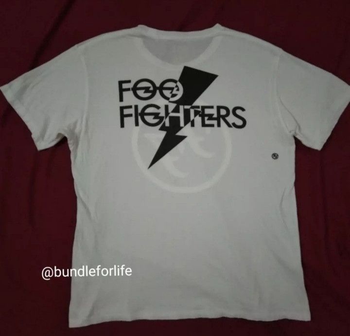 Uniqlo Combo 2pcs Foo Fighters 💥 Tshirt Band Size US M / EU 48-50 / 2 - 2 Thumbnail