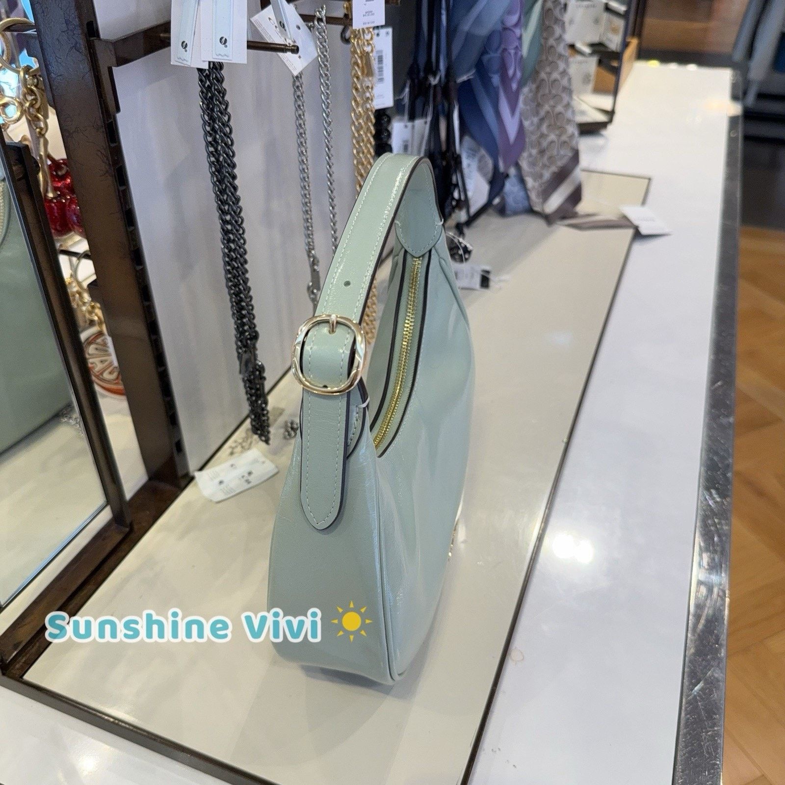 Coach NWT Coach Emily Shoulder Bag CDX24 glazed leather Pistachio Size ONE SIZE - 2 Thumbnail