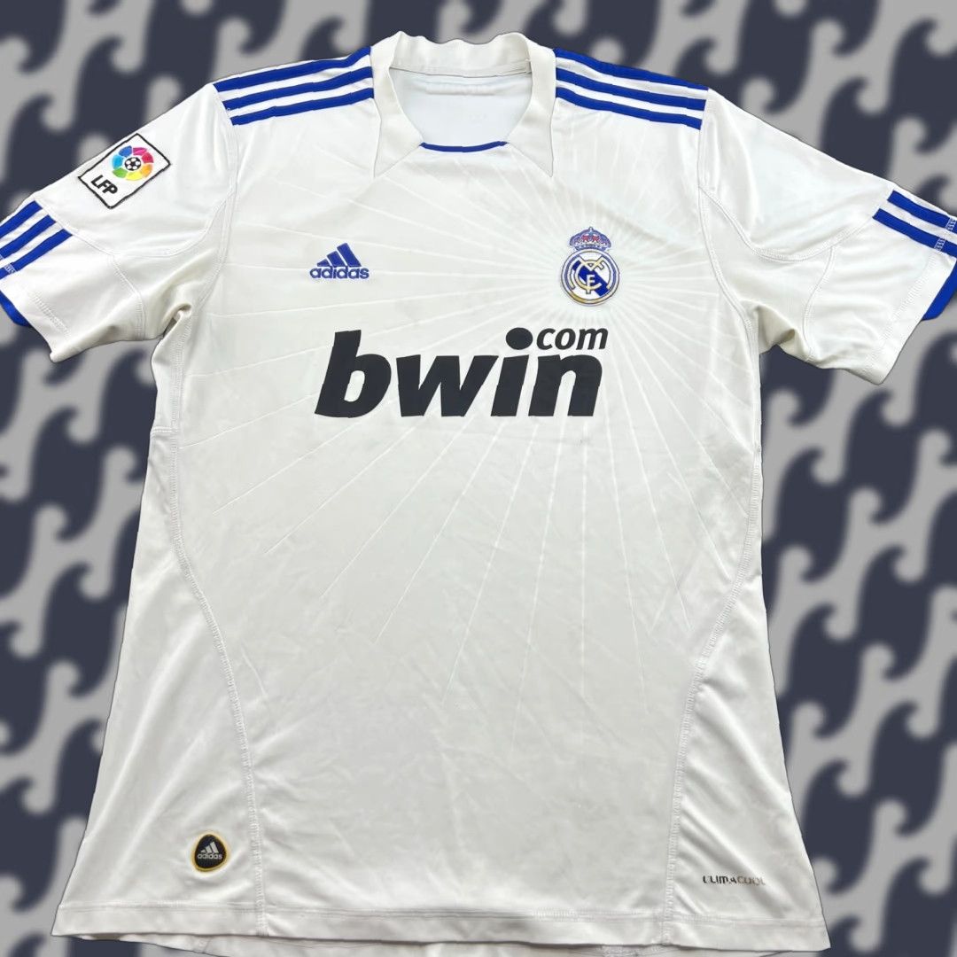 Adidas VINTAGE Real Madrid 2010 2011 Home Football Jersey Mens Medium Shirt White Adidas Size US M / EU 48-50 / 2 - 1 Thumbnail