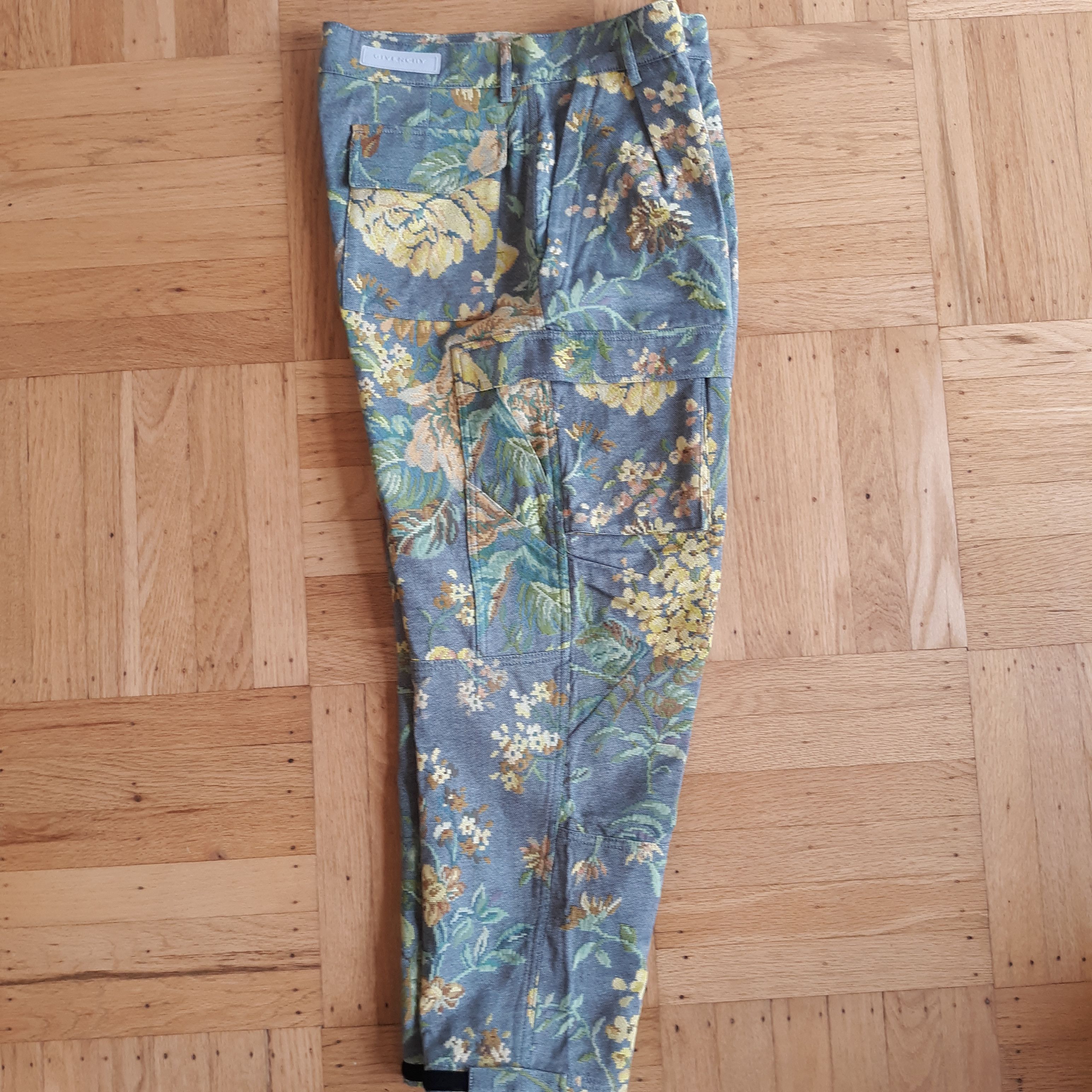 Image of Givenchy Floral-Jacquard Cotton-Blend Cargo Pants in Grey, Men's (Size 34)