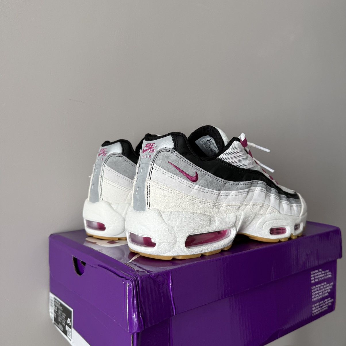 Nike Nike Air Max 95 Sb “Cactus Flower” Size US 9.5 / EU 42-43 - 14 Thumbnail