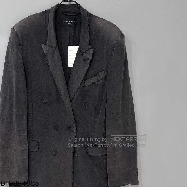 Balenciaga Balenciaga Distressed Worn-Out Blazer. Size US M / EU 48-50 / 2 - 5 Thumbnail