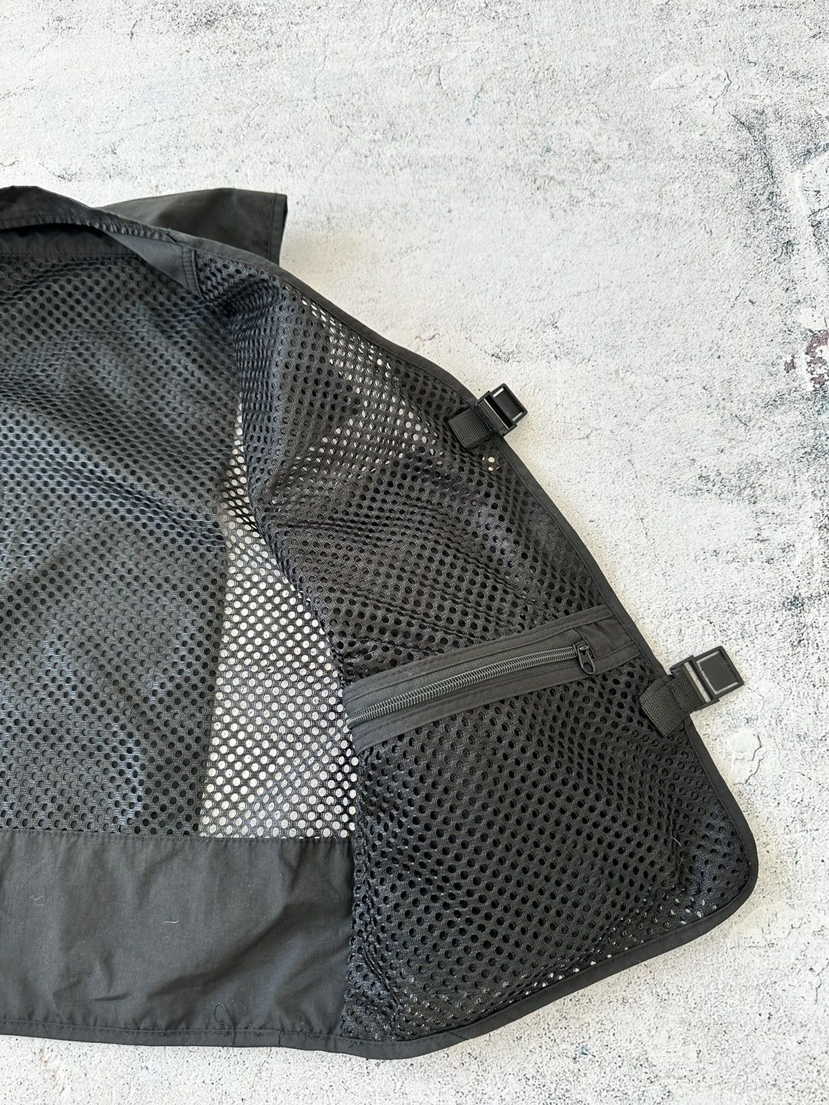 Japanese Brand 🩸RARE🩸Y2K Vintage Multi pocket Vest Size US L / EU 52-54 / 3 - 5 Thumbnail