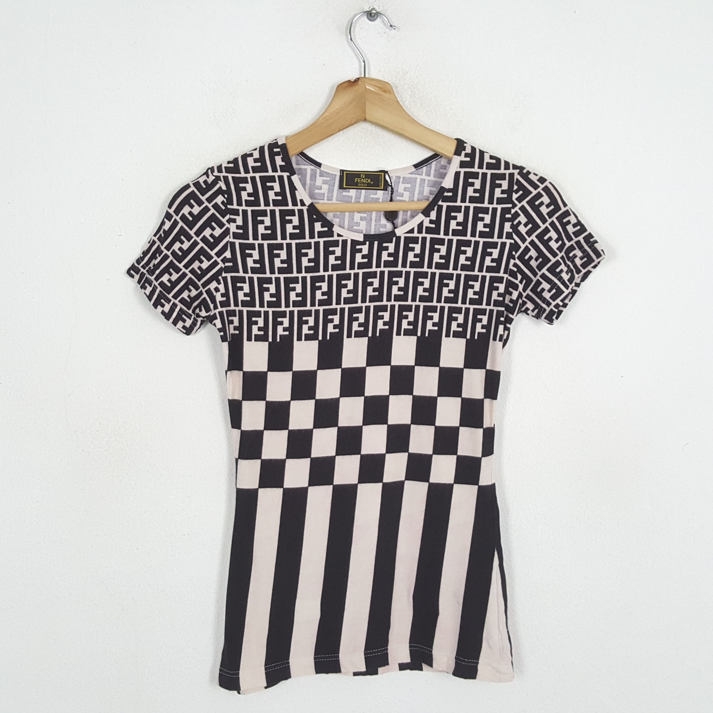 Fendi × Vintage Vintage FENDI Italian Fashion Brand Monogram Design T-Shirts Size XXS / US 00 / IT 34 - 1 Thumbnail