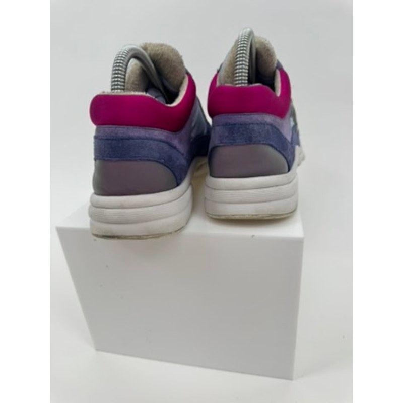 Chanel Chanel CC Logo Suede Runner Sneakers G34360 – Size 37 Size US 6 / IT 36 - 10 Thumbnail