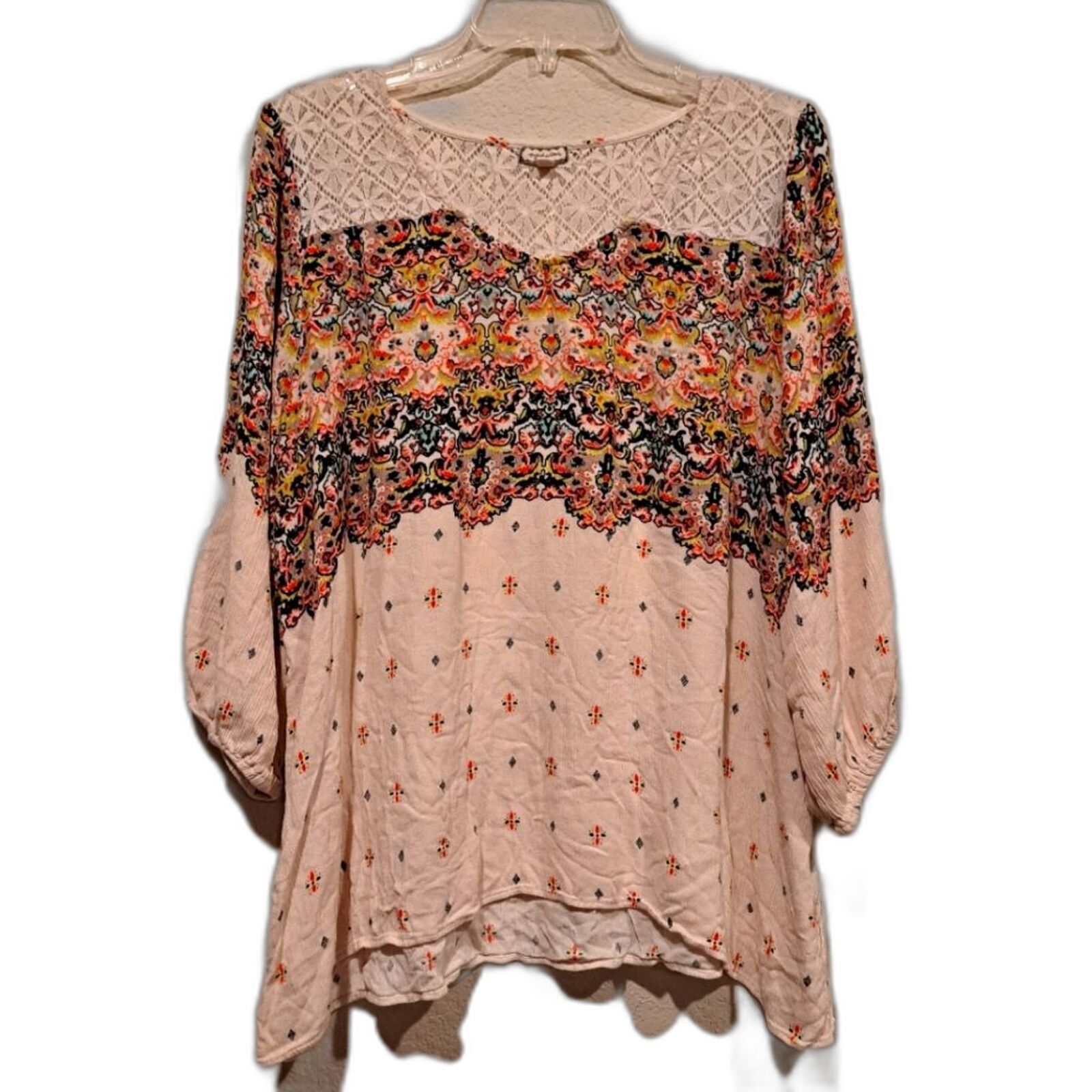 Other Eyeshadow crocheted shoulders white floral blouse size 2X Size XXL / US 16-18 / IT 52-54 - 1 Thumbnail