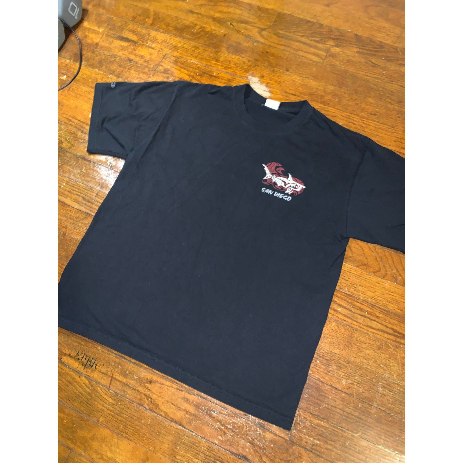 Other × Vintage Vintage Tribal Shark San Diego T Shirt Black Surf Y2K Medium Size US M / EU 48-50 / 2 - 5 Thumbnail