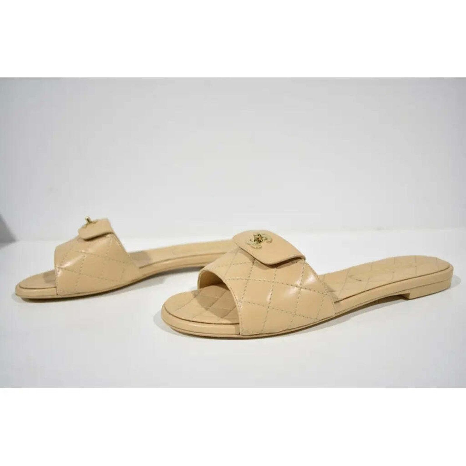 Chanel Chanel REV Beige Turnlock Quilted Gold CC Logo Mules Size US 5 / IT 35 - 10 Thumbnail