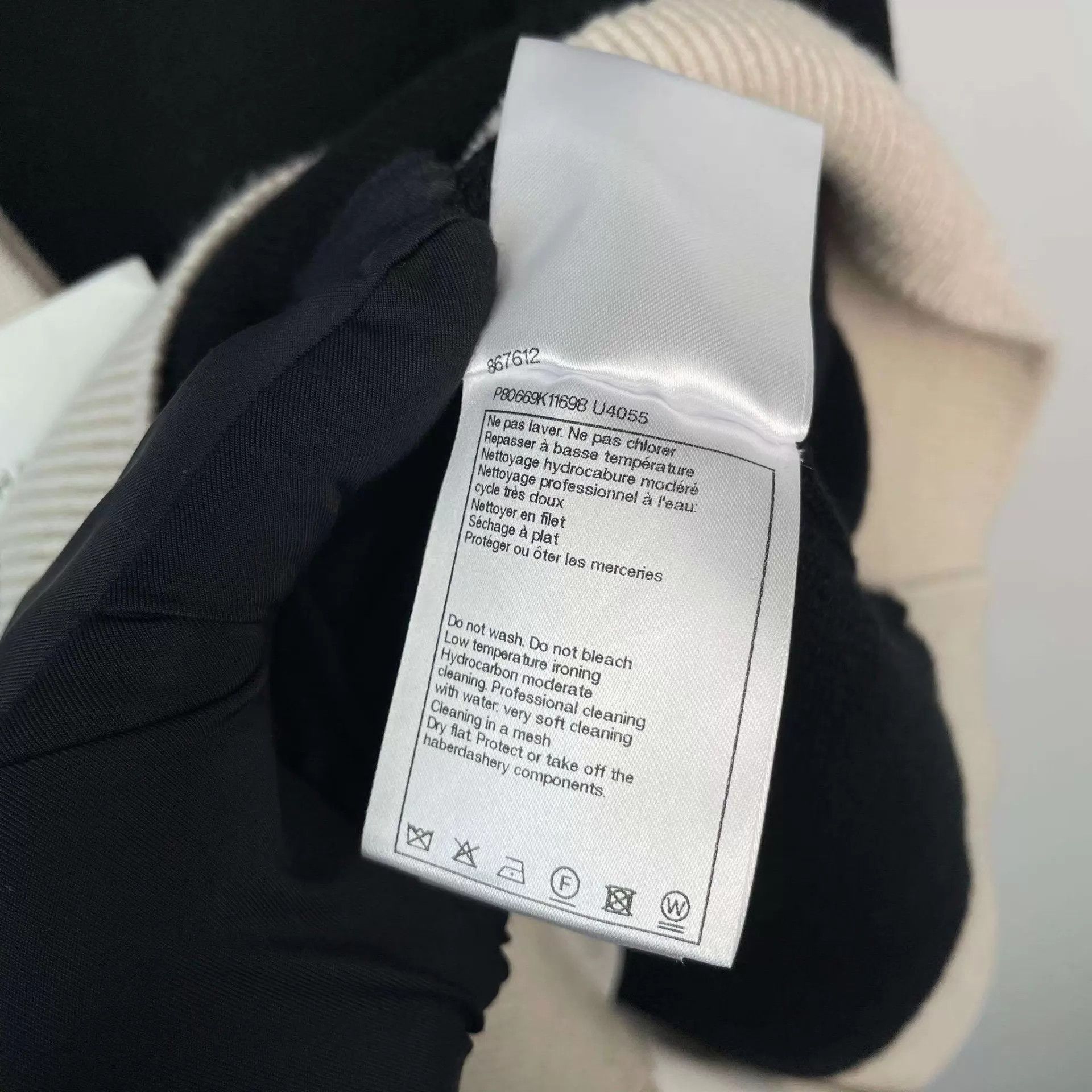 Chanel Chanel 25K Black & White Colorblock Knit Pullover 36 Size XS / US 0-2 / IT 36-38 - 9 Thumbnail