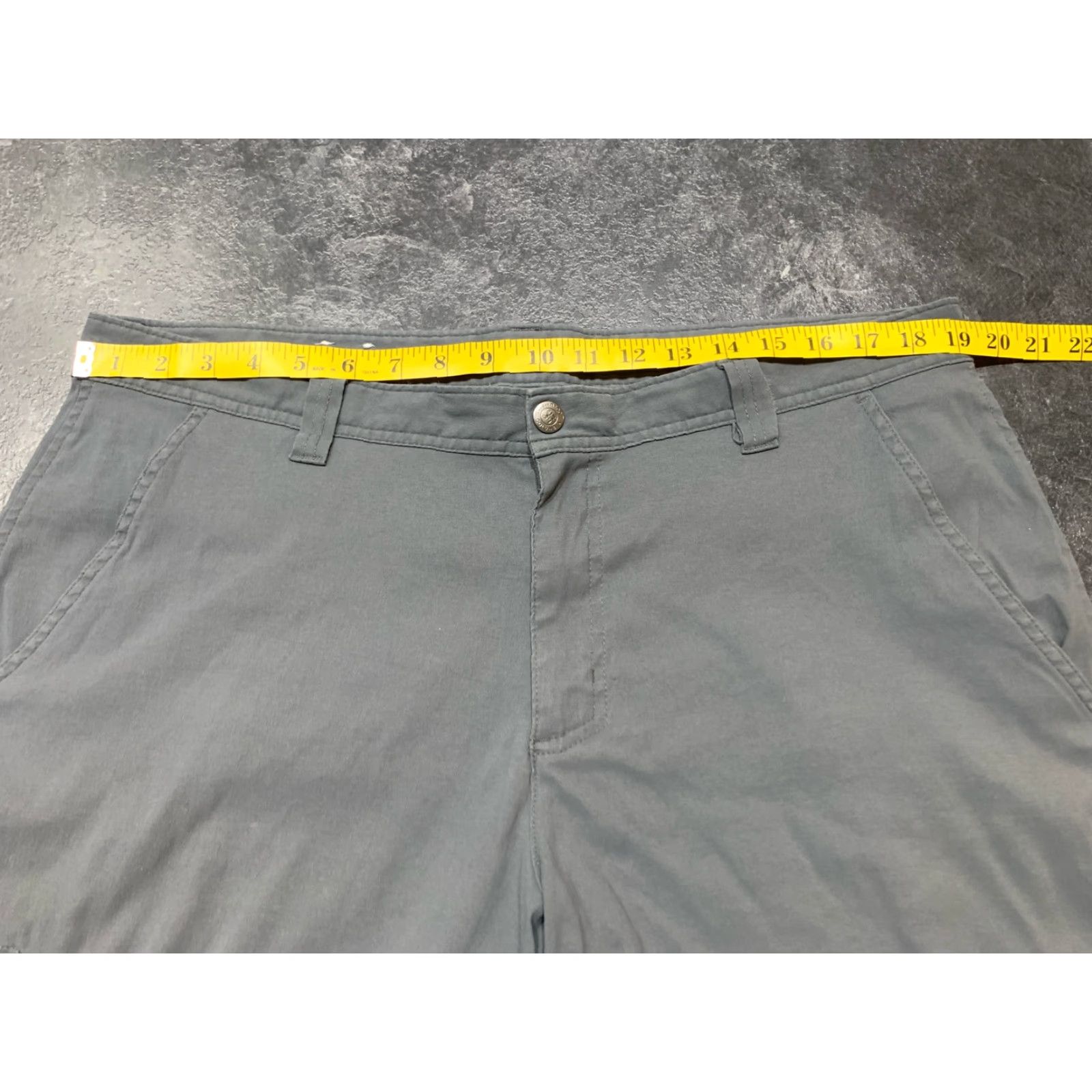 Vintage Columbia Men's Cargo Shorts 38 Inch Waist Gray Casual Outdoor Hiking Cotton Regular Fit Size US 38 / EU 54 - 4 Thumbnail