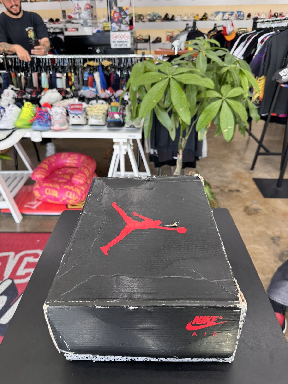 Jordan Brand Air Jordan 5 Raging Bull Size 7Y (2021) Size US 7 / EU 40 - 15 Thumbnail