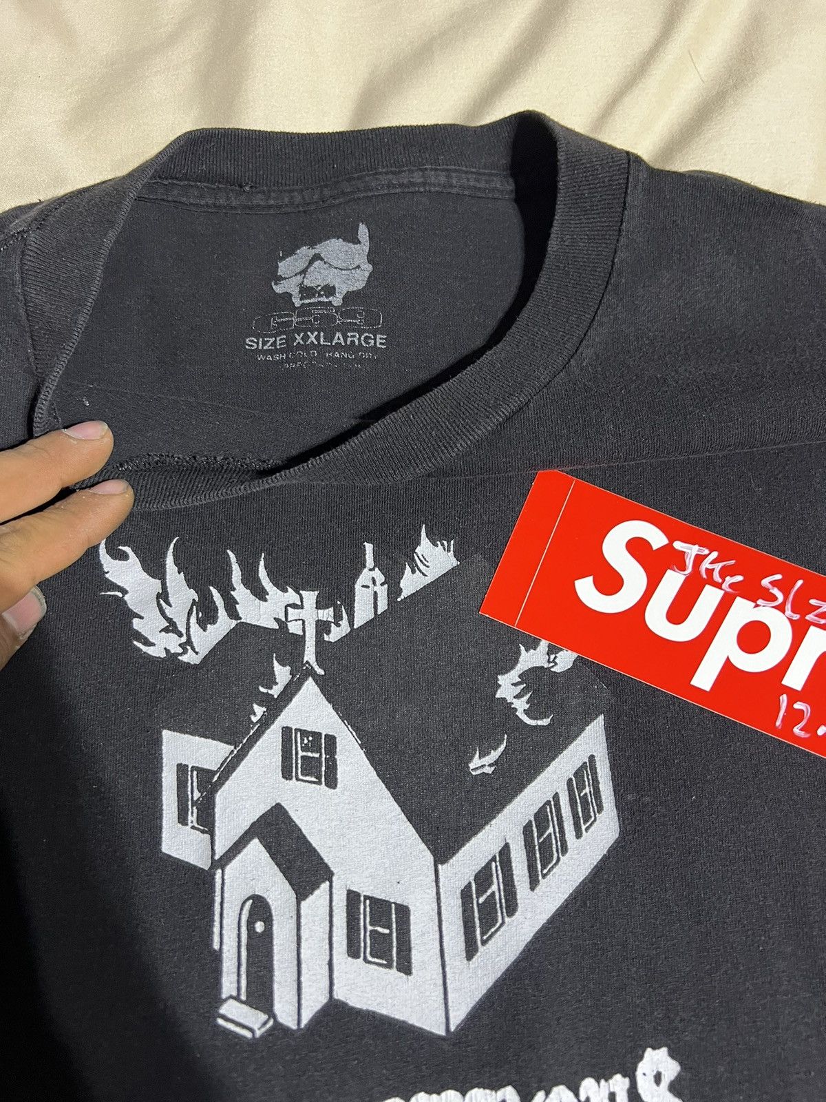 G59 Records Burning church tee Size US XXL / EU 58 / 5 - 2 Thumbnail