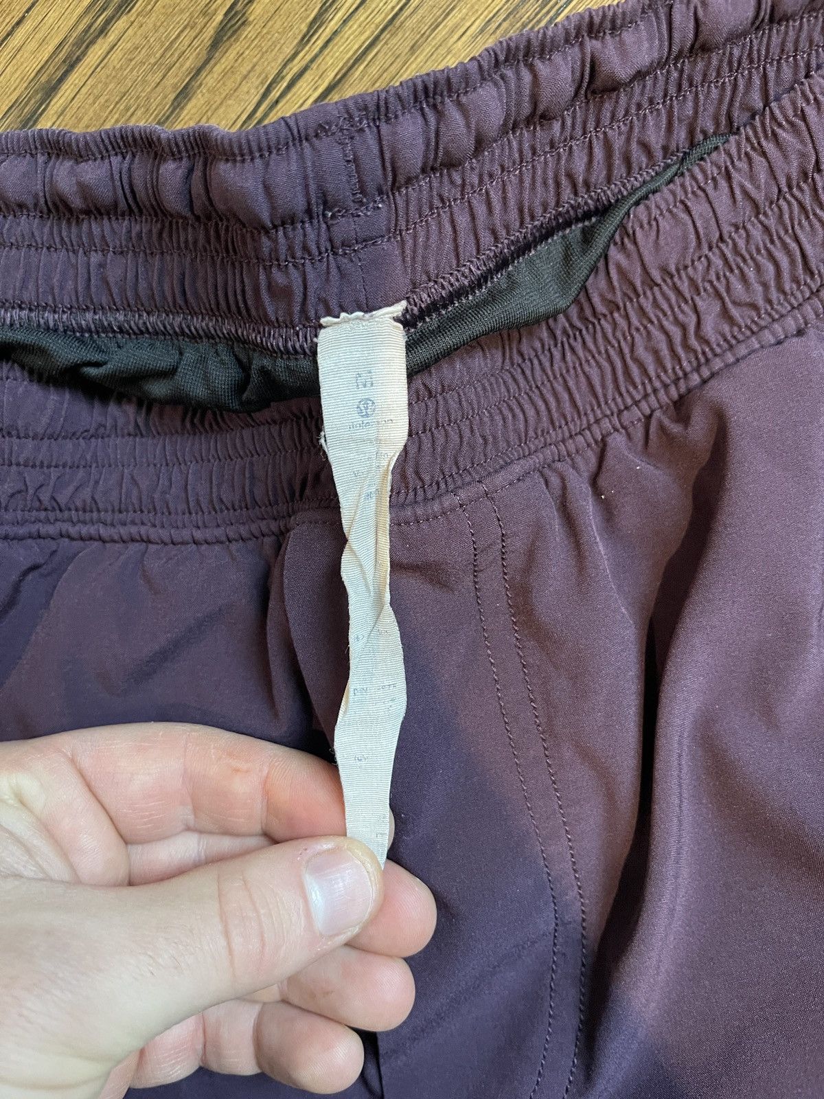 Lululemon Lululemon lined shorts aubergene size medium Size US 32 / EU 48 - 2 Thumbnail