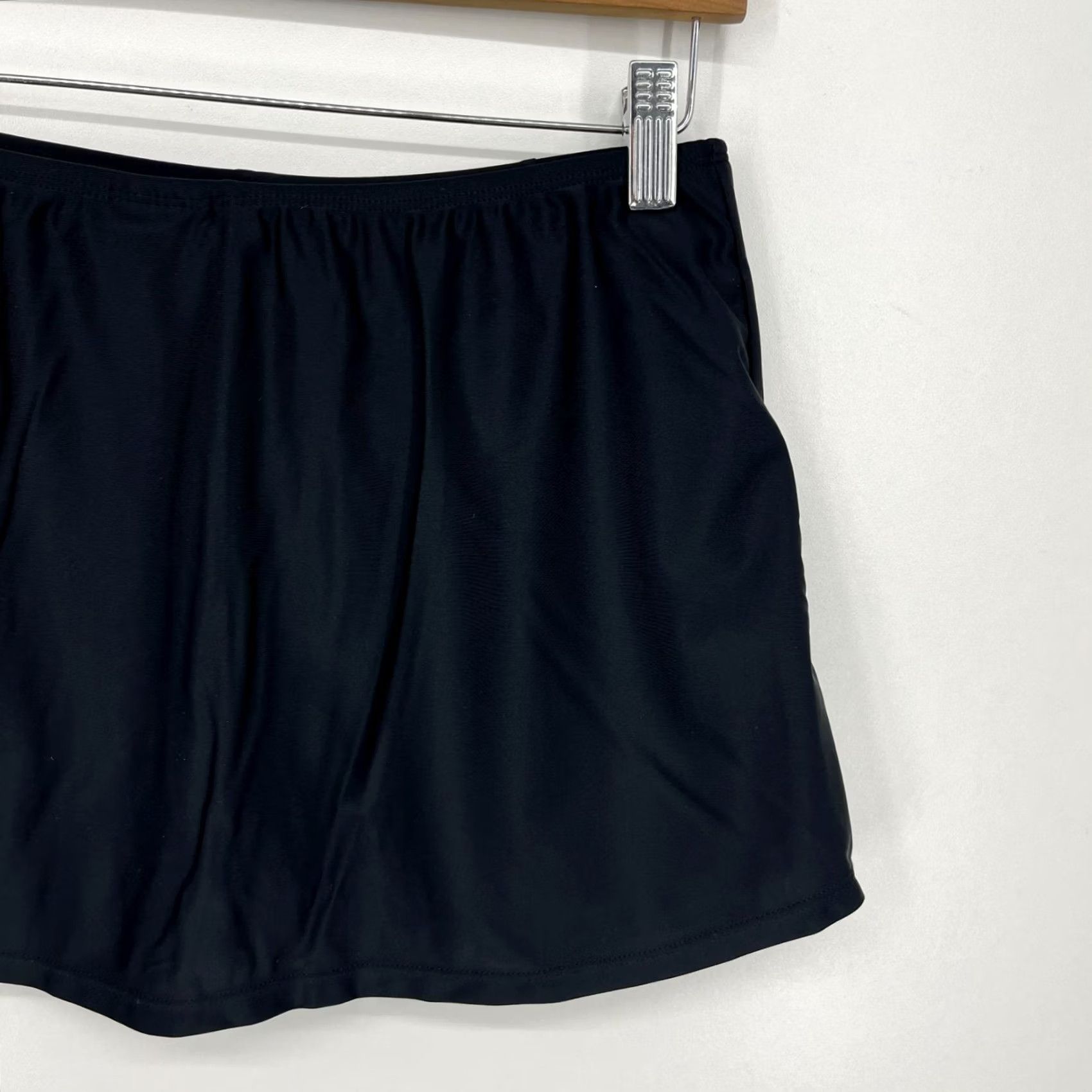 Ellen Tracy Ellen Tracy Skirt Women S Black Solid Mini Stretch Short Length Adult Small Bottoms Women Size 28" / US 6 / IT 42 - 6 Thumbnail