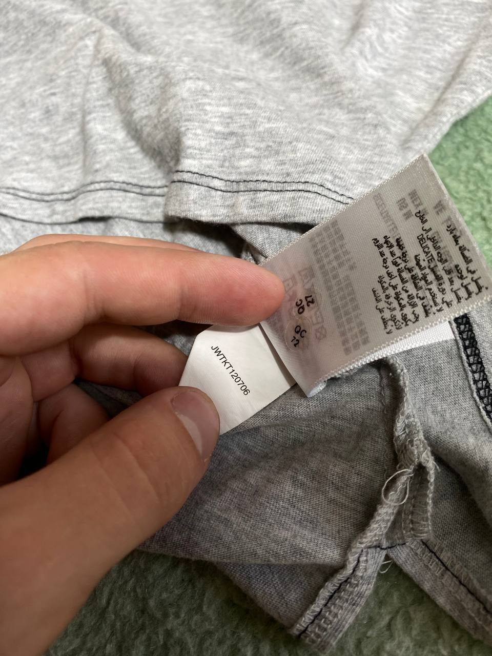 Juicy Couture × Vintage Vintage Y2K Juicy Sweatshirt center logo long sleeve Size M / US 6-8 / IT 42-44 - 4 Thumbnail