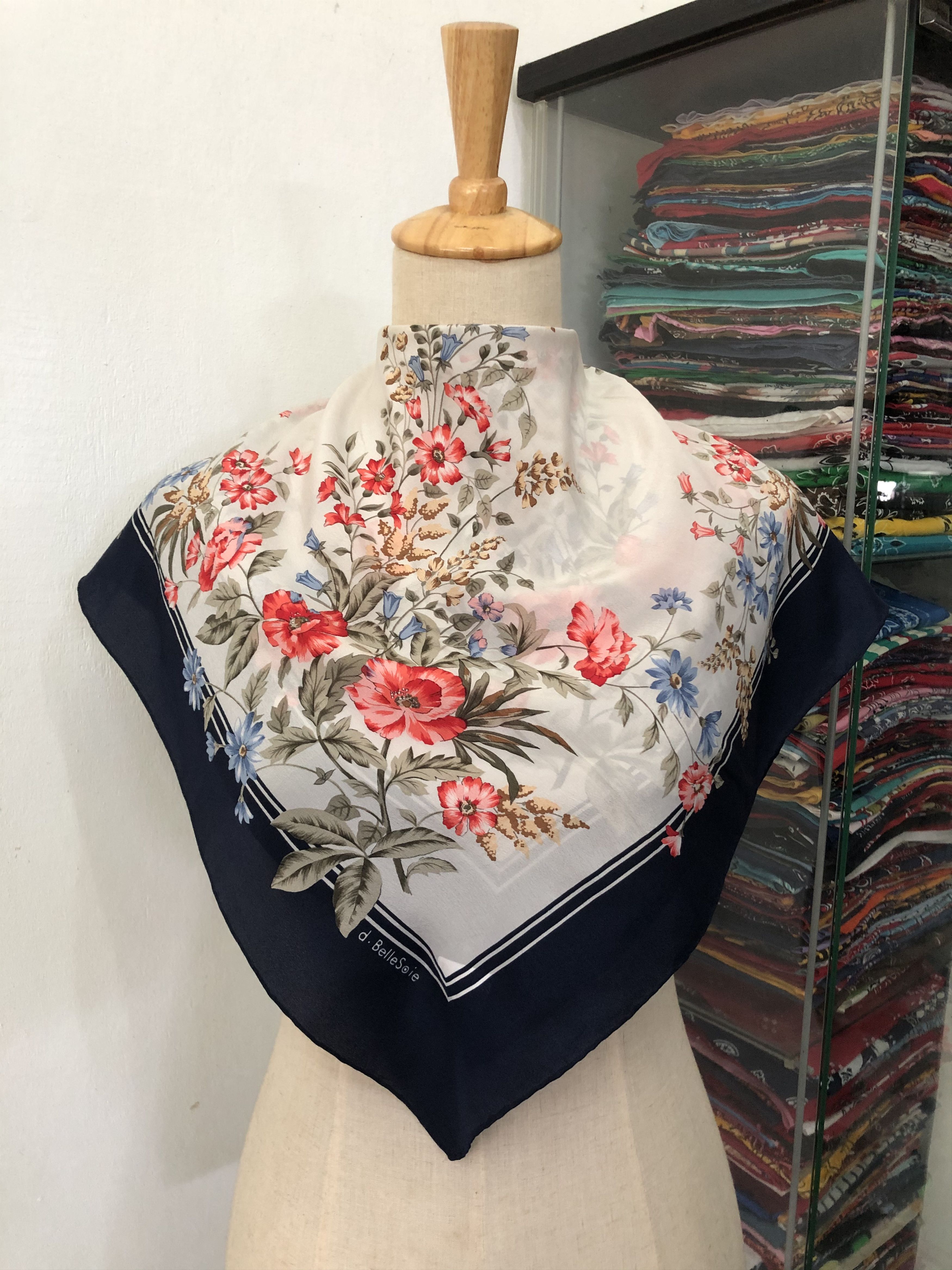 Vintage Vintage D.Bellesoie Silk Scarf Size ONE SIZE - 1 Thumbnail