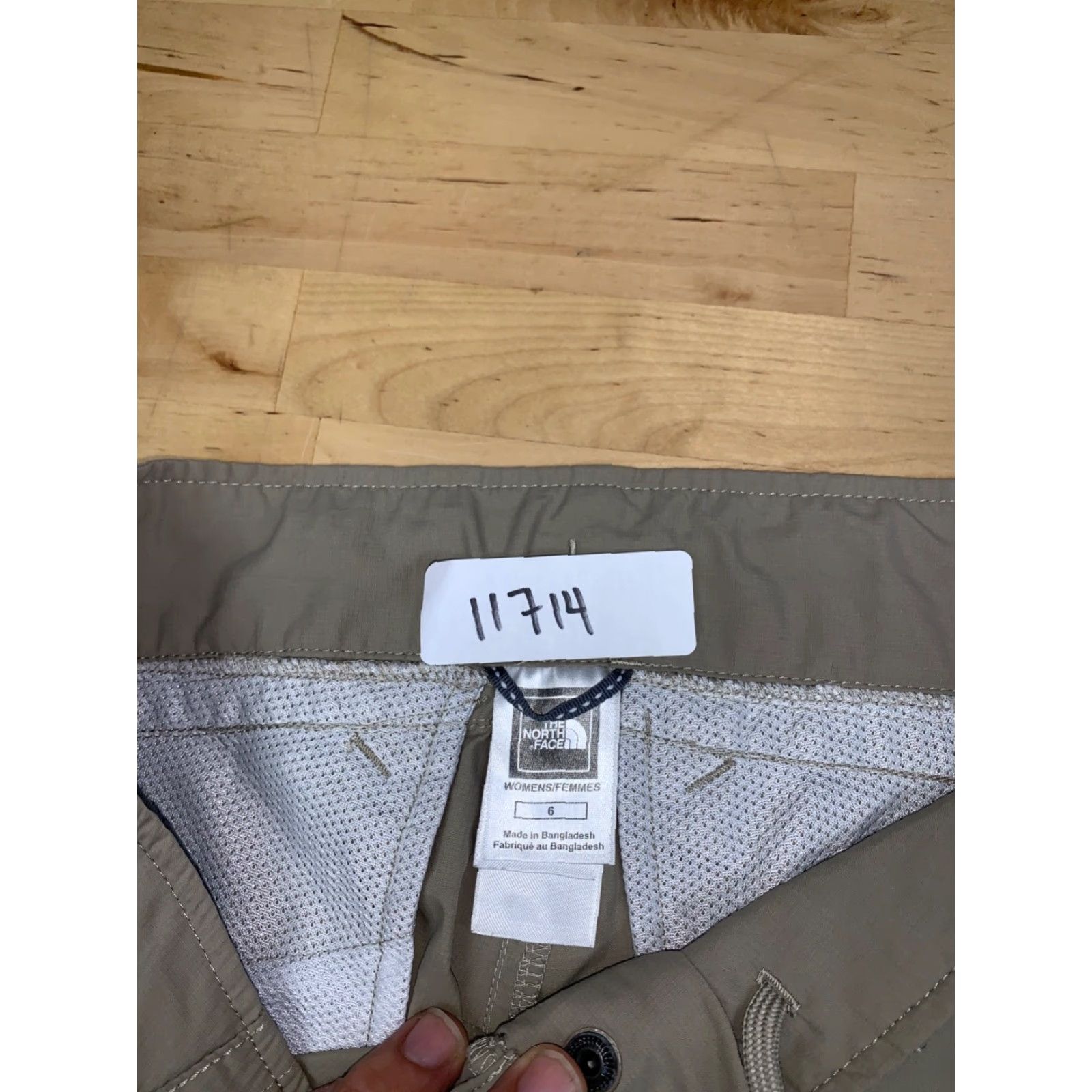 The North Face The North Face Cropped Pants Women's 6 Tan Beige Nylon Cargo Flat Front Pockets Lightweight Cropped Casual Travel 11714 Mens/Womens Size 28" / US 6 / IT 42 - 3 Thumbnail