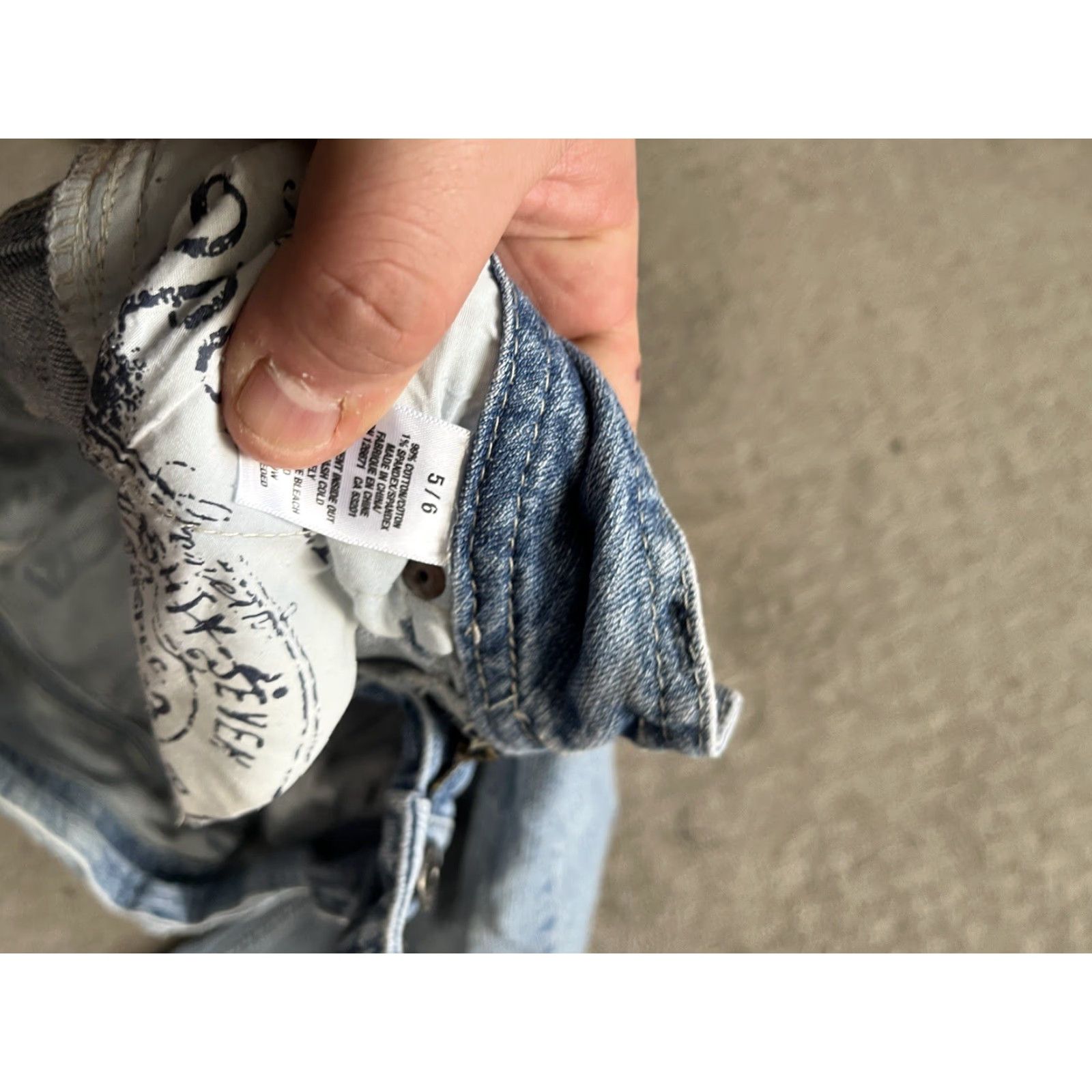 Aeropostale Aeropostale Women's Jeans Size 5/6 Capris Distressed Cropped Light Wash Junior's Size 27" / US 4 / IT 40 - 5 Thumbnail