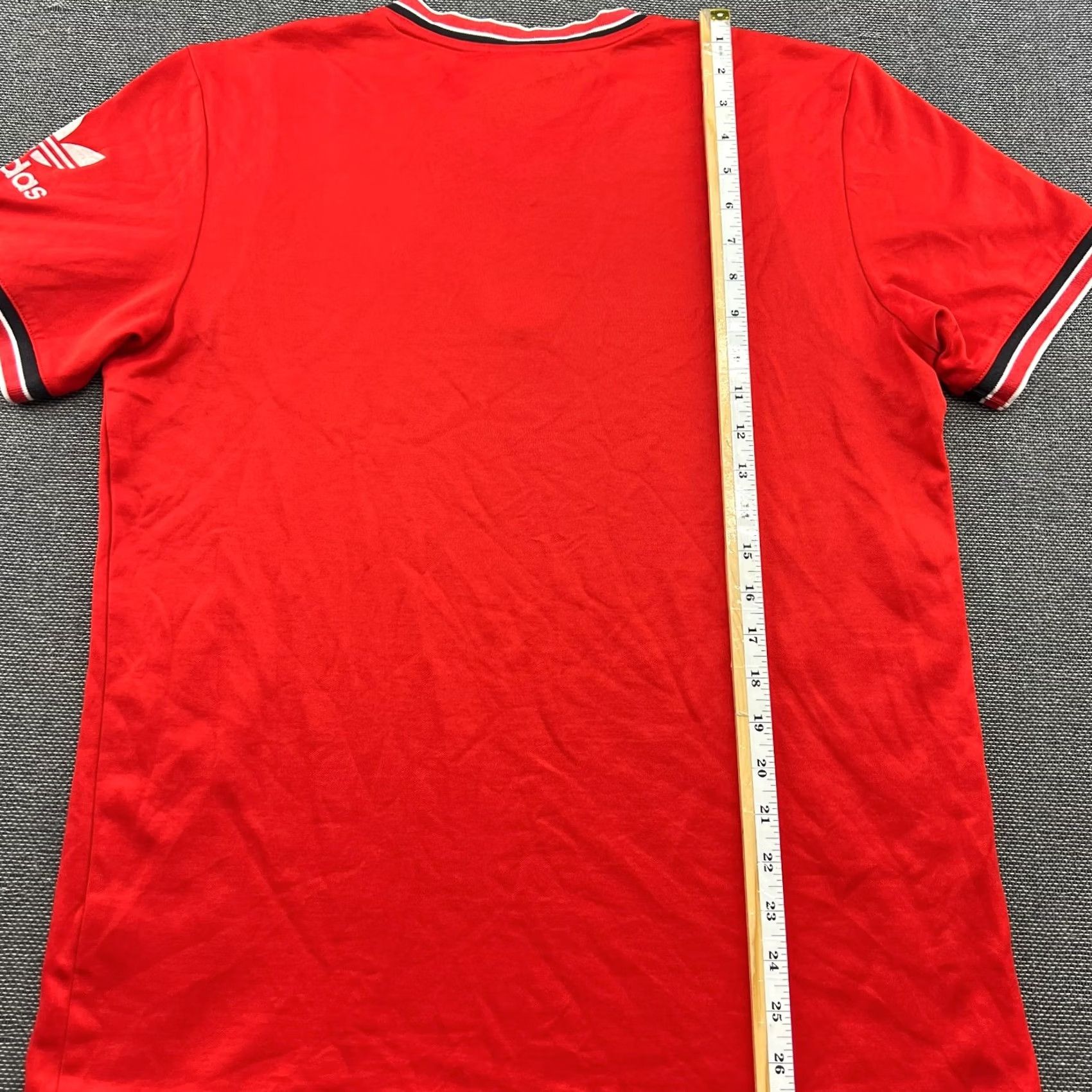 Adidas VINTAGE adidas Shirt Mens L Red Manchester United Home Retro Tee Football Size US L / EU 52-54 / 3 - 7 Thumbnail