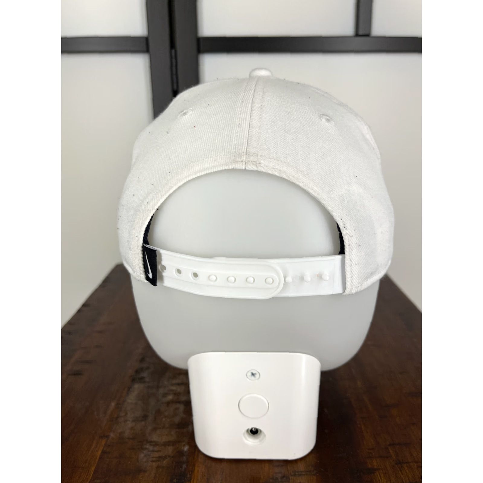 Nike Nike Hat Cap Snap Back One Size White Pro Dri-Fit Cotton Twill Polyester Size ONE SIZE - 6 Thumbnail