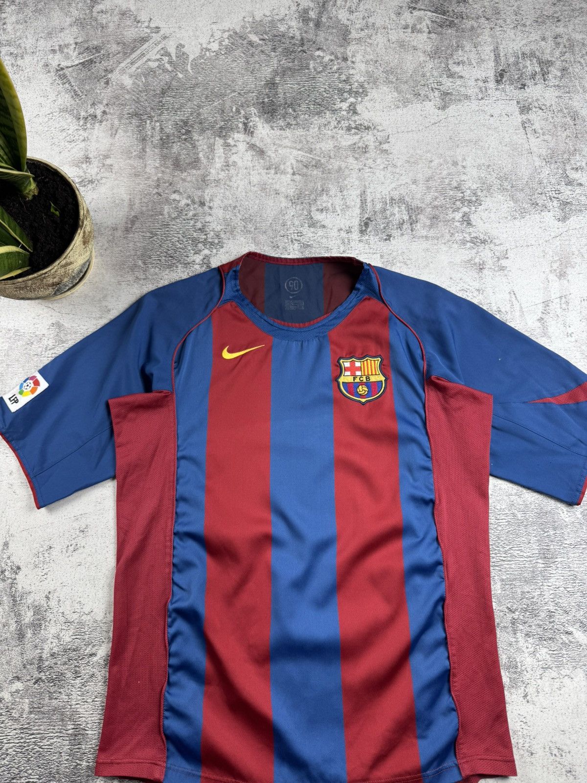 Nike BARCELONA 2004/2005/2006 Home Vintage Nike Soccer Football Football Shirt Jersey Size US S / EU 44-46 / 1 - 4 Thumbnail