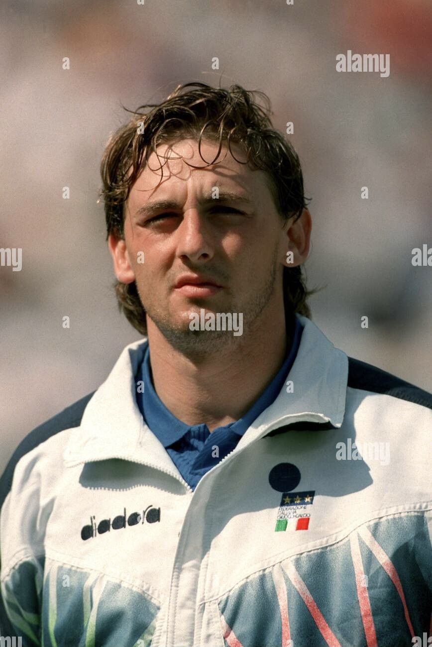 Diadora 94/95 Italy Pre-Match Jacket Size US XL / EU 56 / 4 - 17 Thumbnail