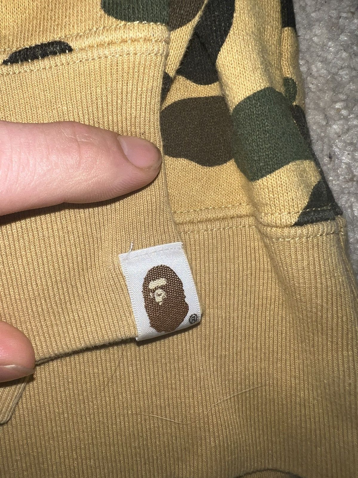 Bape 1st Camo Shark Crewneck Size US M / EU 48-50 / 2 - 4 Thumbnail