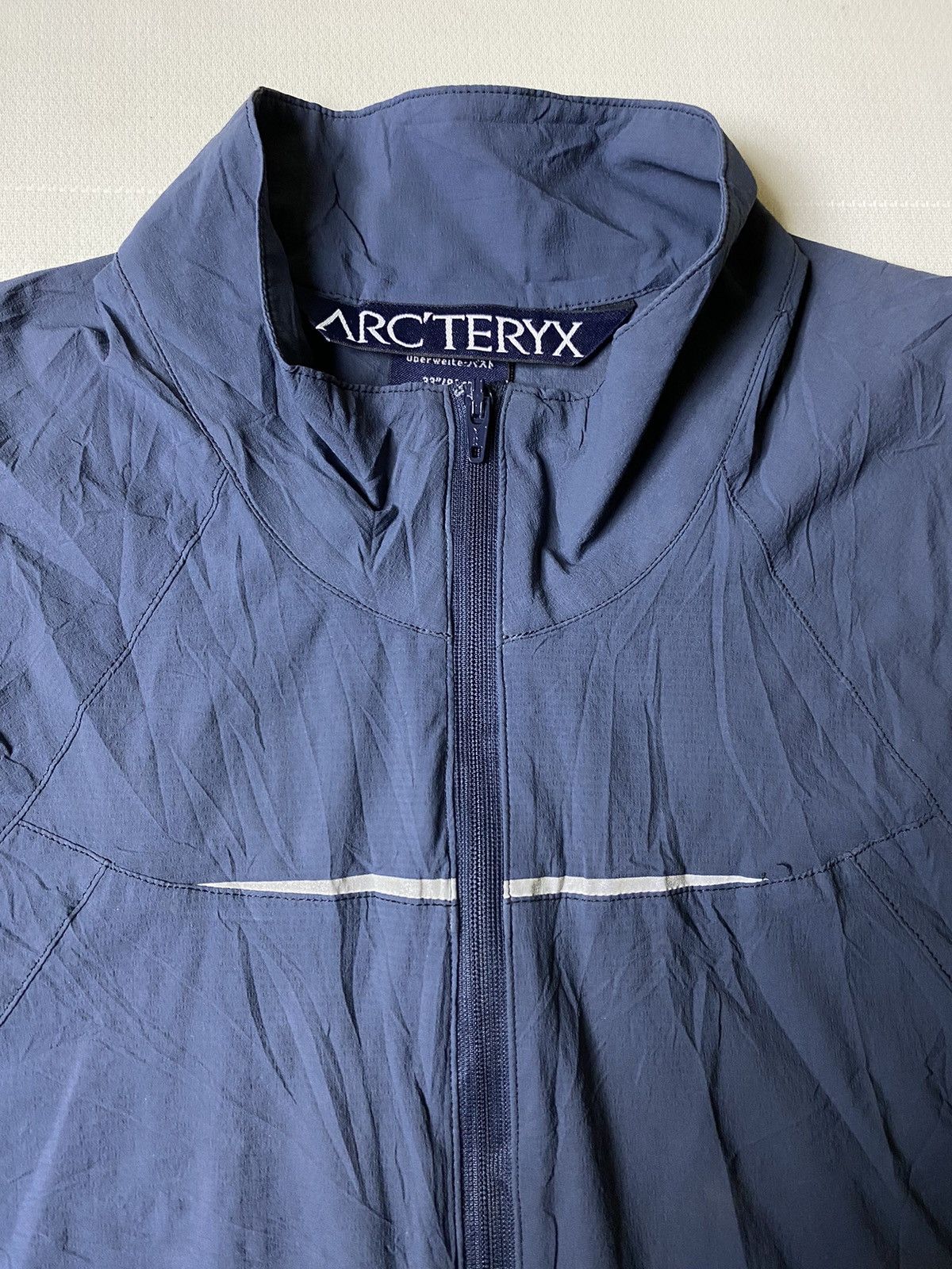 Arc'teryx Rare Vintage Arc’teryx Shell Nylon Vest Reflective Strips Size S / US 4 / IT 40 - 3 Thumbnail