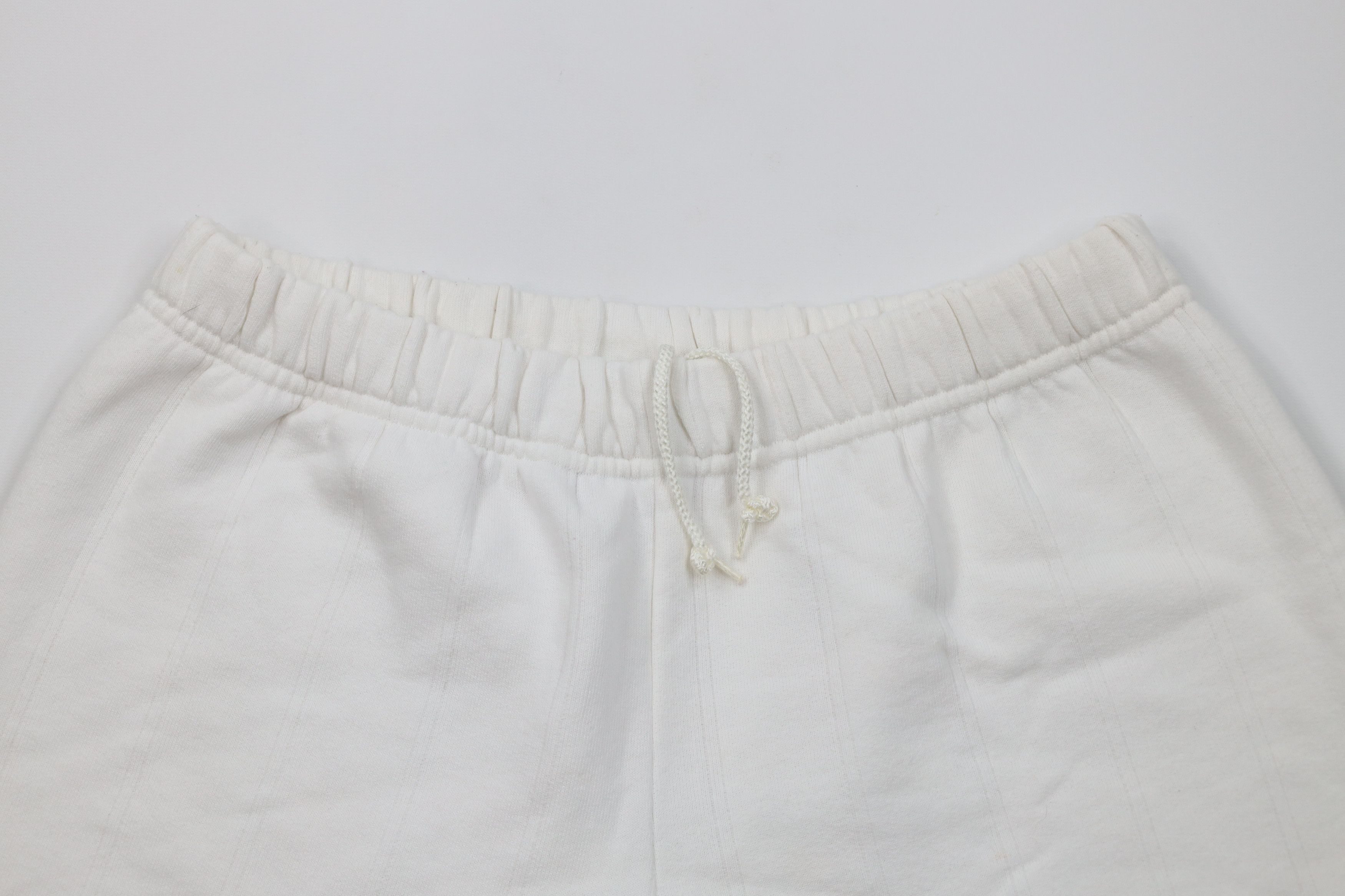 Vintage Vintage 90s Streetwear Knee Sweatpants Shorts White USA Size US 34 / EU 50 - 2 Thumbnail