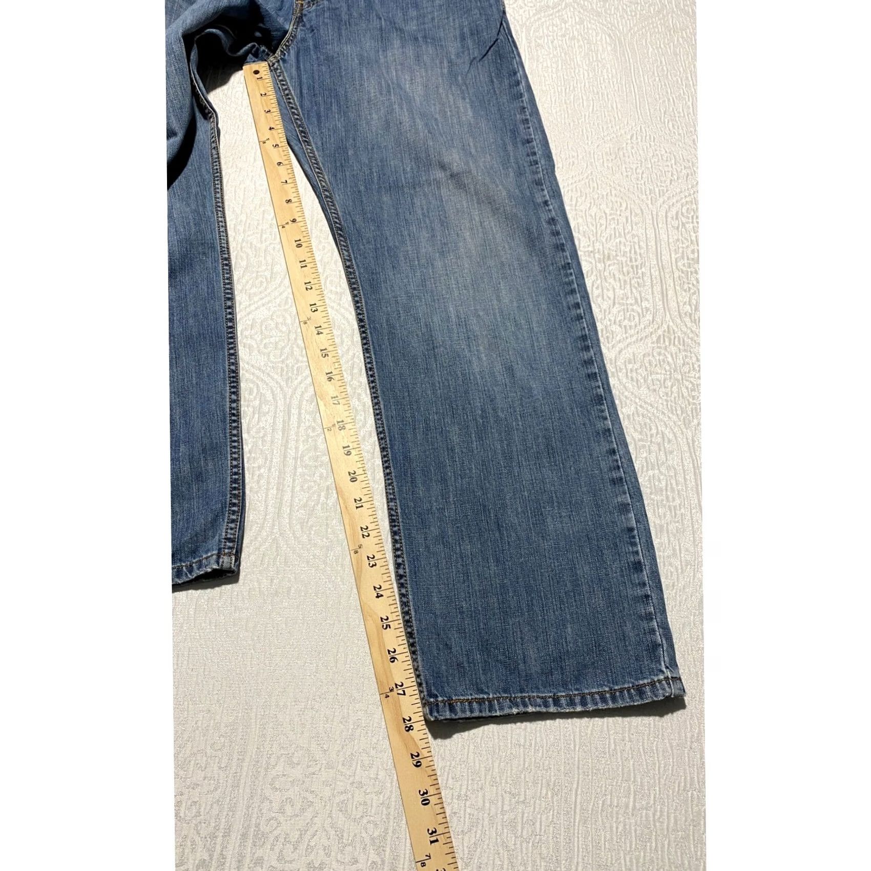 Levi's Levi's 505 Regular Fit Jeans Mens 33x30 Medium Wash Blue Straight Leg 100% Cotton Size US 33 - 5 Thumbnail