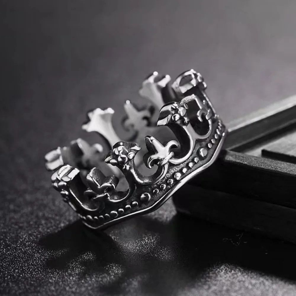 Jewelry SIZE 10 Classic Retro Crown King Ring Size ONE SIZE - 2 Thumbnail