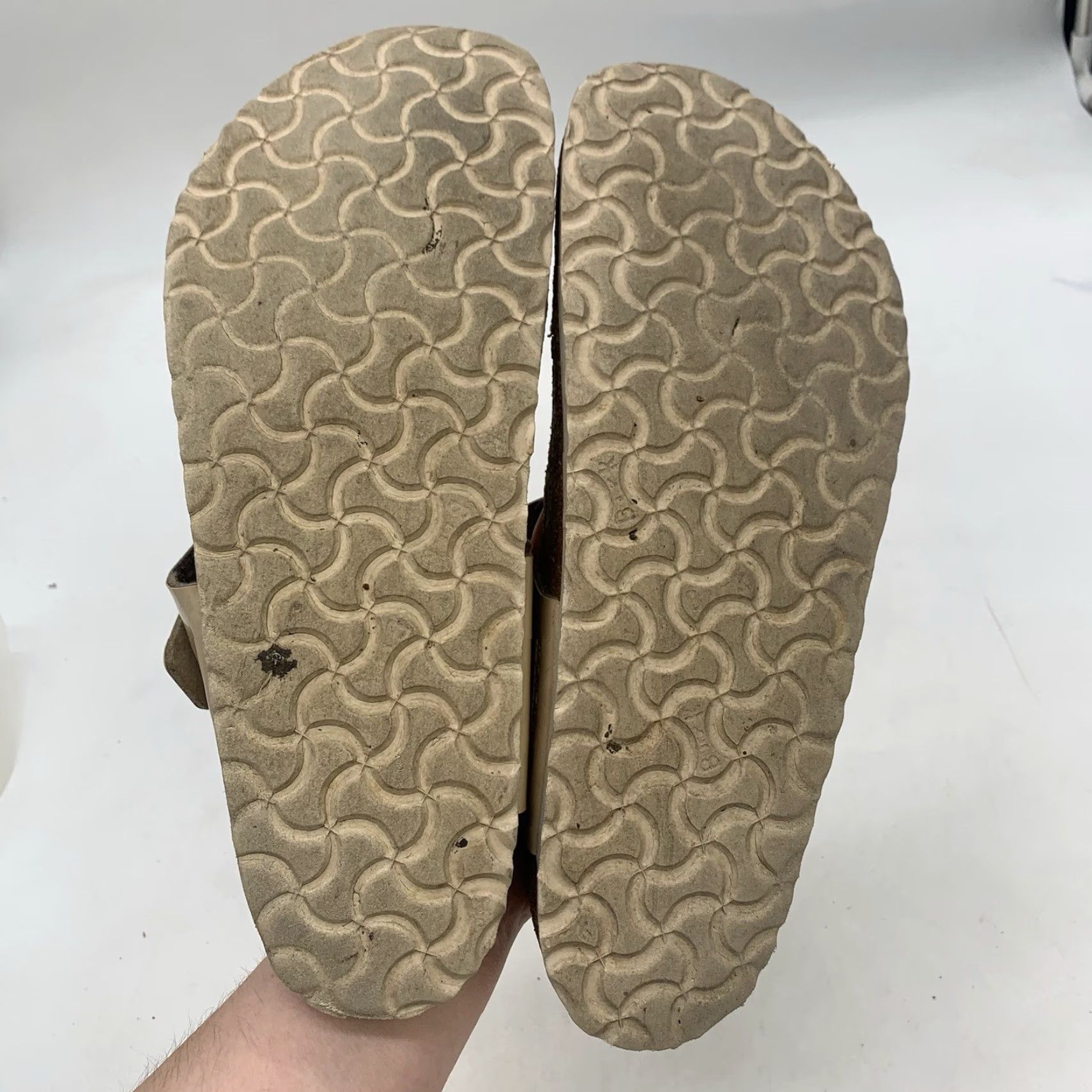 Birkenstock Birkenstock Gizeh Sandals Women’s 9 EU 40 Beige Flip Flops Thong Comfort Adjustable Strap Size US 9 / IT 39 - 6 Thumbnail