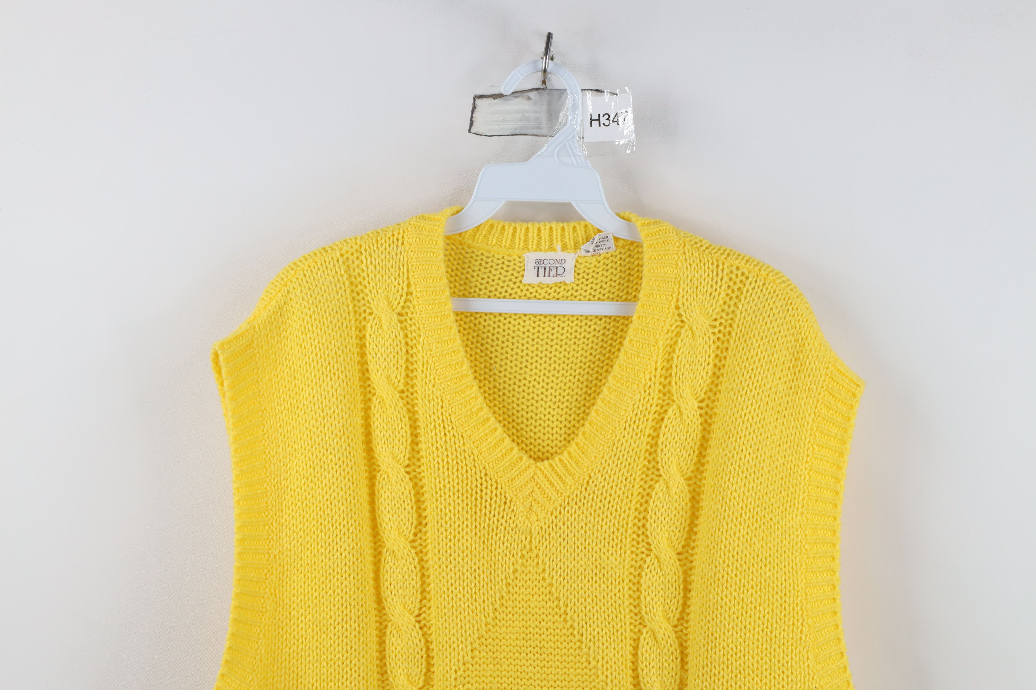 Vintage Vintage 70s Streetwear Chunky Cable Knit Sweater Vest Yellow Size XL / US 12-14 / IT 48-50 - 2 Thumbnail