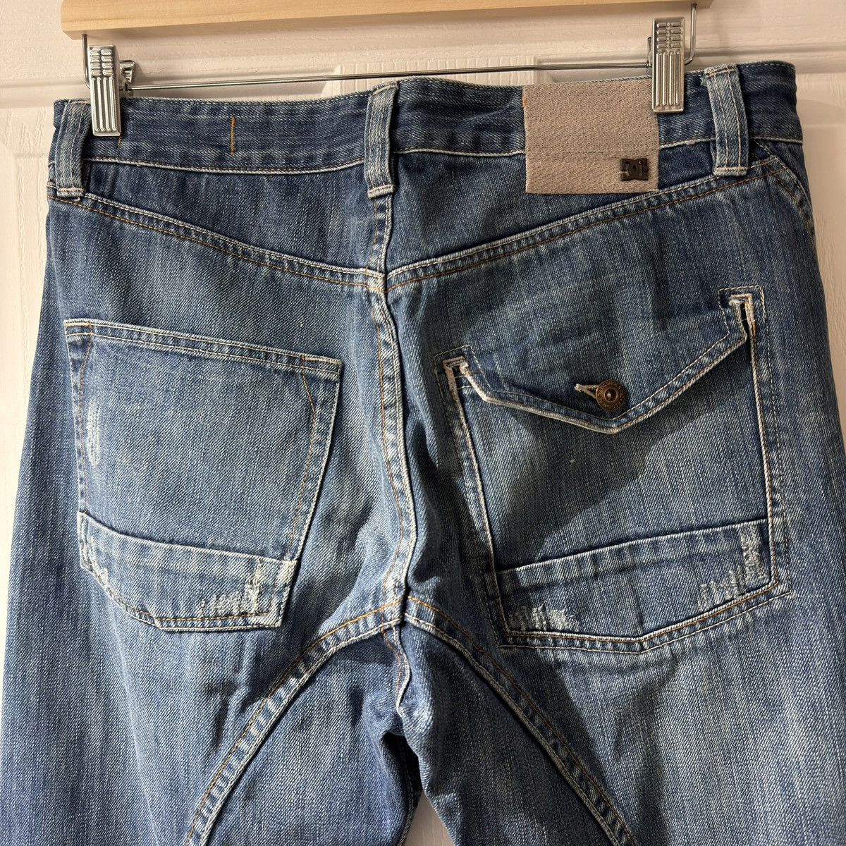 Dolce & Gabbana DOLCE & GABBANA distressed-style denim jeans, waist 84 cm Size US 32 / EU 48 - 2 Thumbnail
