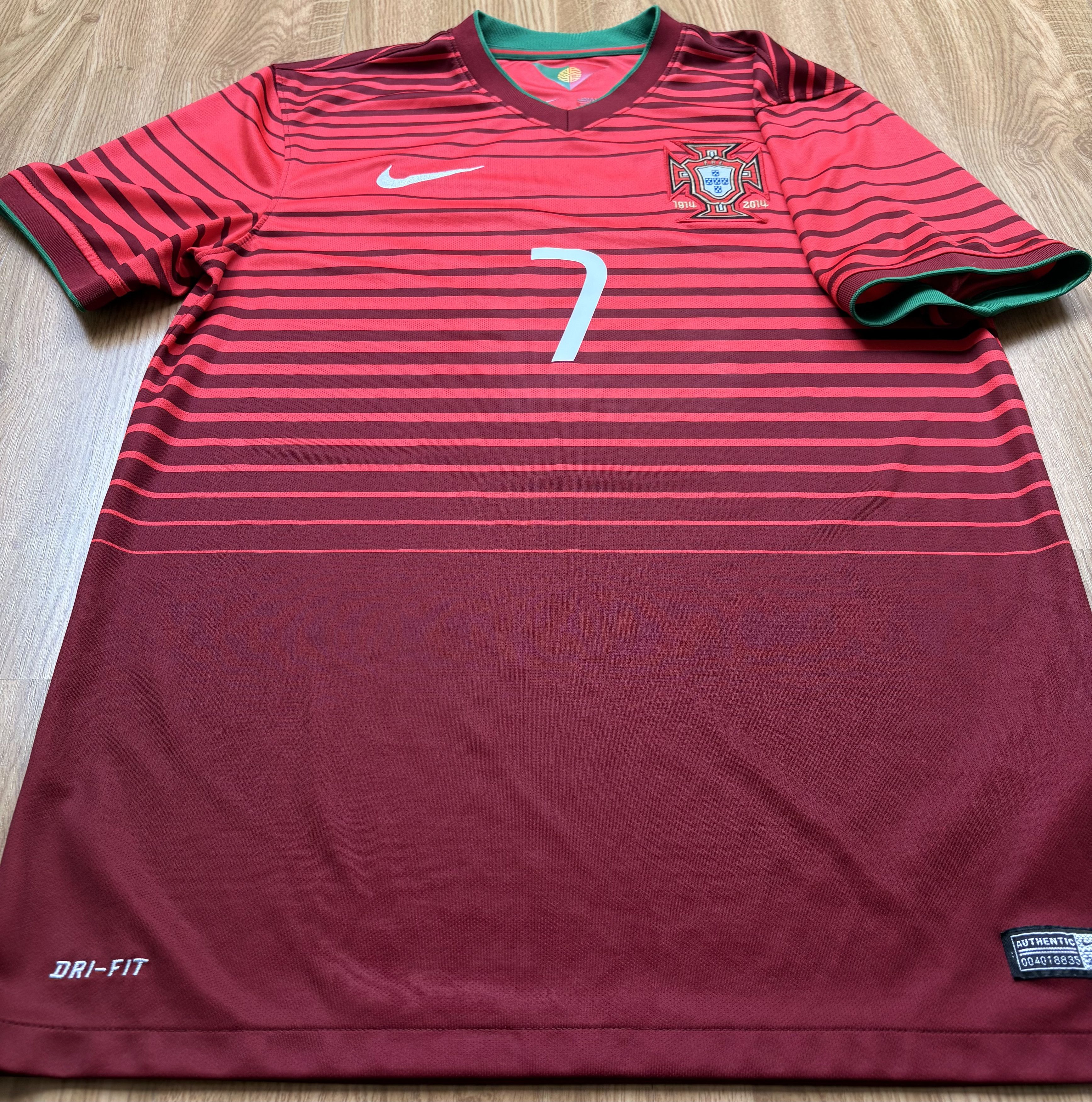 Nike Portugal 2014 Home Jersey – Ronaldo #7 – Size M – Nike Size US M / EU 48-50 / 2 - 6 Thumbnail