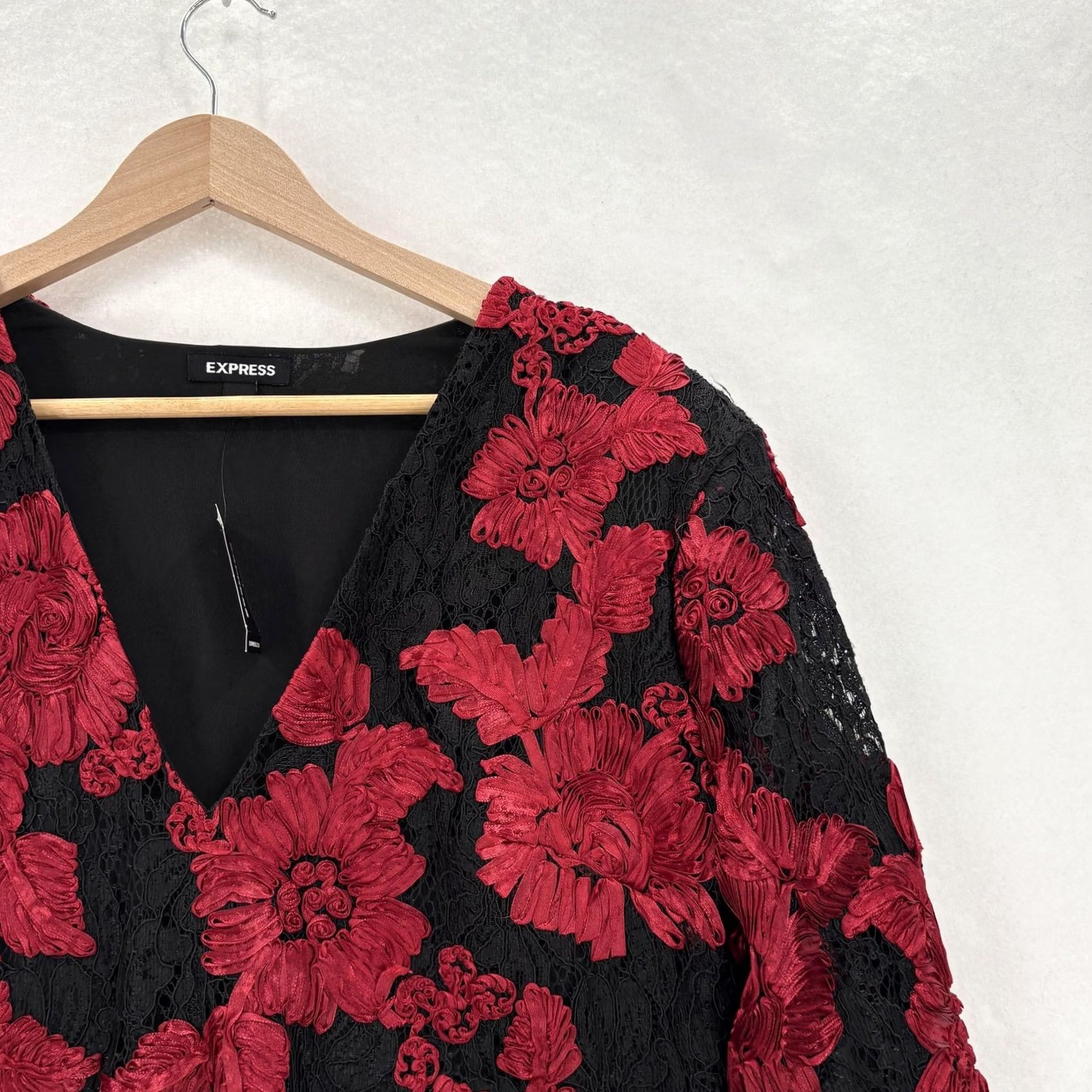 Express Express Bodysuit Womens XL Red Lace Floral Long Sleeve V Neck Embroidered NWT Size XL / US 12-14 / IT 48-50 - 2 Thumbnail