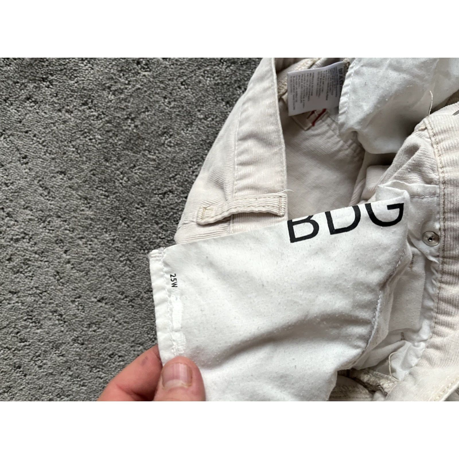 Bdg BDG Womens Jeans Corduroy High Rise White Size 25 Regular Inseam 25 Cotton Polyester Lyrca Mom Urban Outfitters Size 42" / US 20 - 5 Thumbnail