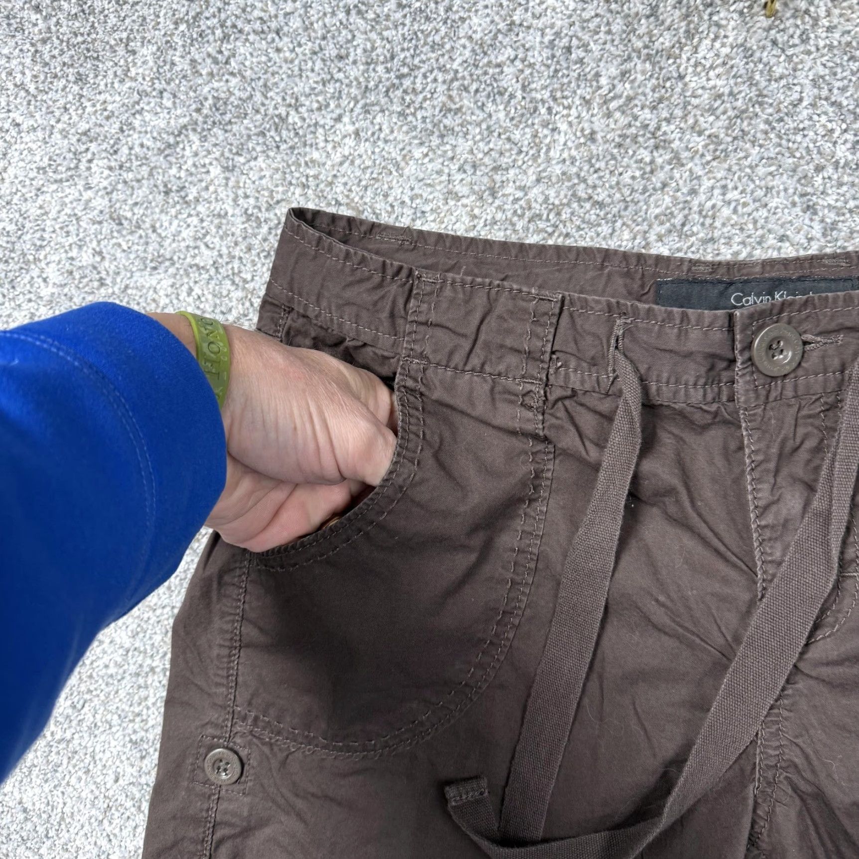 Vintage VINTAGE Calvin Klein Womens Shorts 6 Brown Drawstring Pockets Casual 7 Inseam 100% Cotton Mens? Wait. Size 28" / US 6 / IT 42 - 7 Thumbnail