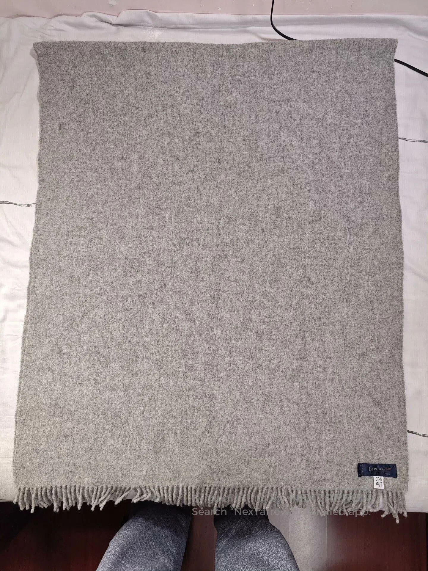 Johnstons Of Elgin Gray Scottish Wool Wrap Scarf. Size ONE SIZE - 1 Thumbnail