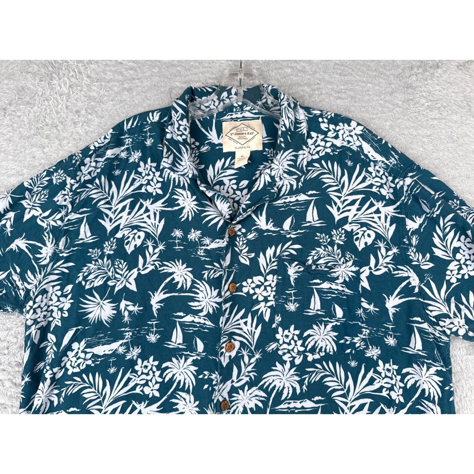Vintage St. John's Bay Men's Shirt XL Blue Floral Palm Sailboat Hawaiian 100% Rayon Button-Up Short Sleeve Size US XL / EU 56 / 4 - 4 Thumbnail