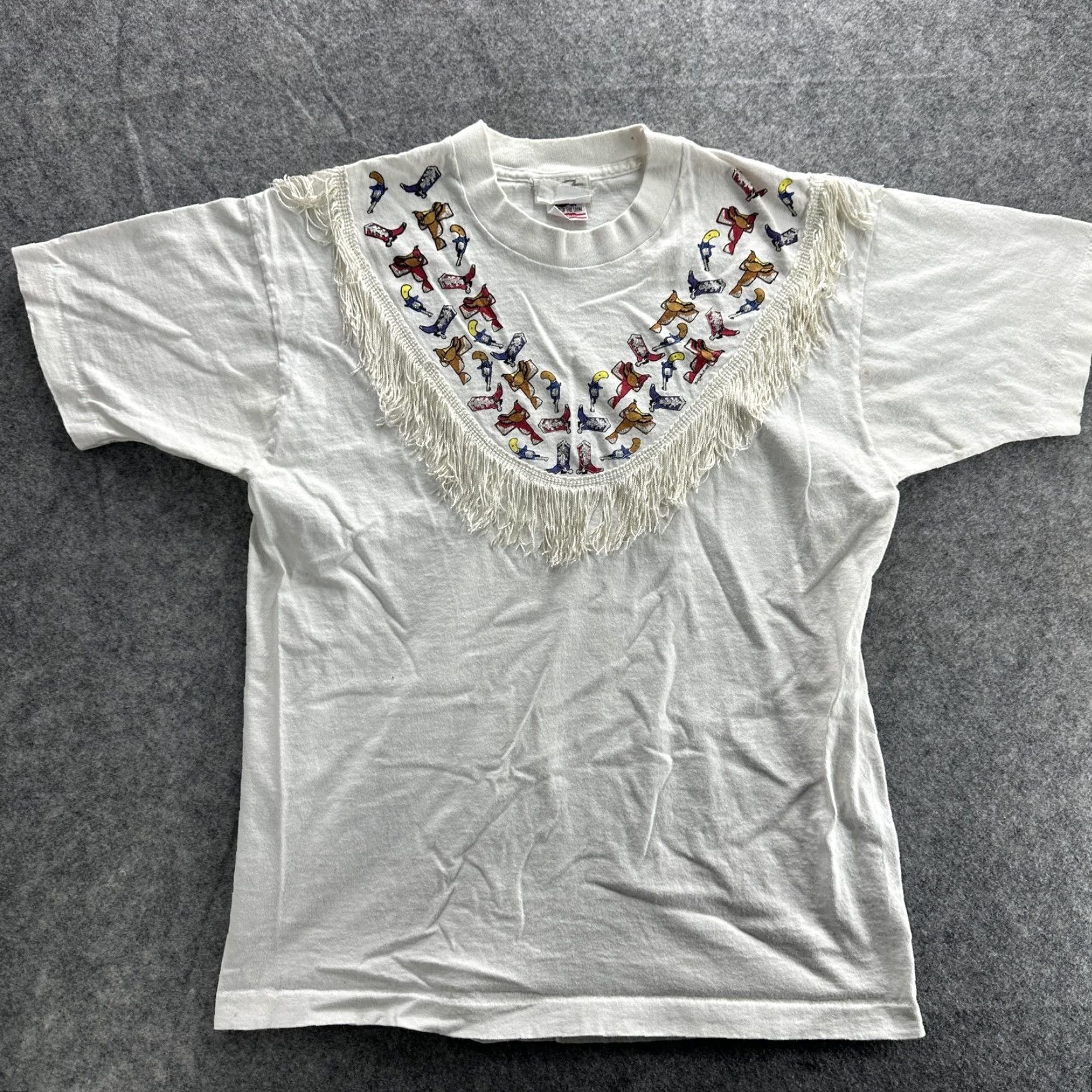 Vintage VINTAGE Buffalo Shirt Womens Large White Fringe Western Cowboy Pistols 90s USA Shirt Womens Large White Fringe Western Cowboy Pistols 90s USA Size L / US 10 / IT 46 - 2 Thumbnail